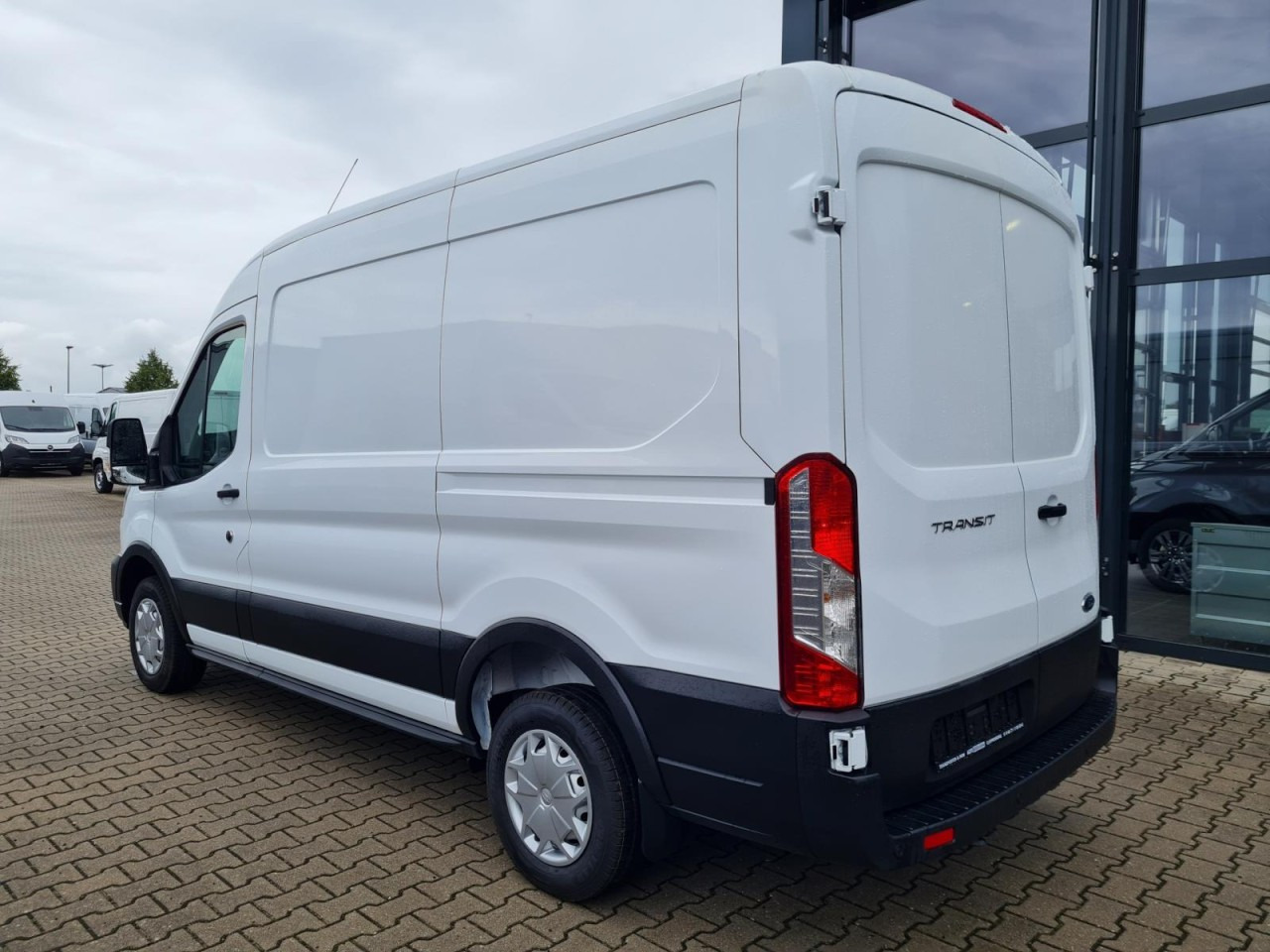 Mali kombi Ford Transit Kasten TDCi L2H2 Trend Klima Holzverkleid.: slika Mali kombi Ford Transit Kasten TDCi L2H2 Trend Klima Holzverkleid.