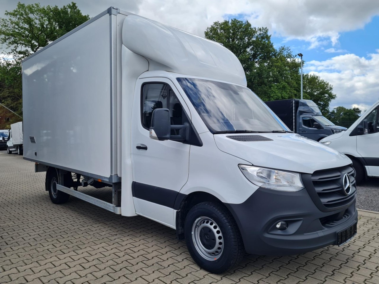 Mercedes-Benz Sprinter 315 CDi Möbel Koffer RWD KLIMA TEMPOMAT - Dostavno vozilo sa zatvorenim sandukom: slika Mercedes-Benz Sprinter 315 CDi Möbel Koffer RWD KLIMA TEMPOMAT - Dostavno vozilo sa zatvorenim sandukom Mercedes-Benz Sprinter 315 CDi Möbel Koffer RWD KLIMA TEMPOMAT - Dostavno vozilo sa zatvorenim sandukom: slika Mercedes-Benz Sprinter 315 CDi Möbel Koffer RWD KLIMA TEMPOMAT - Dostavno vozilo sa zatvorenim sandukom