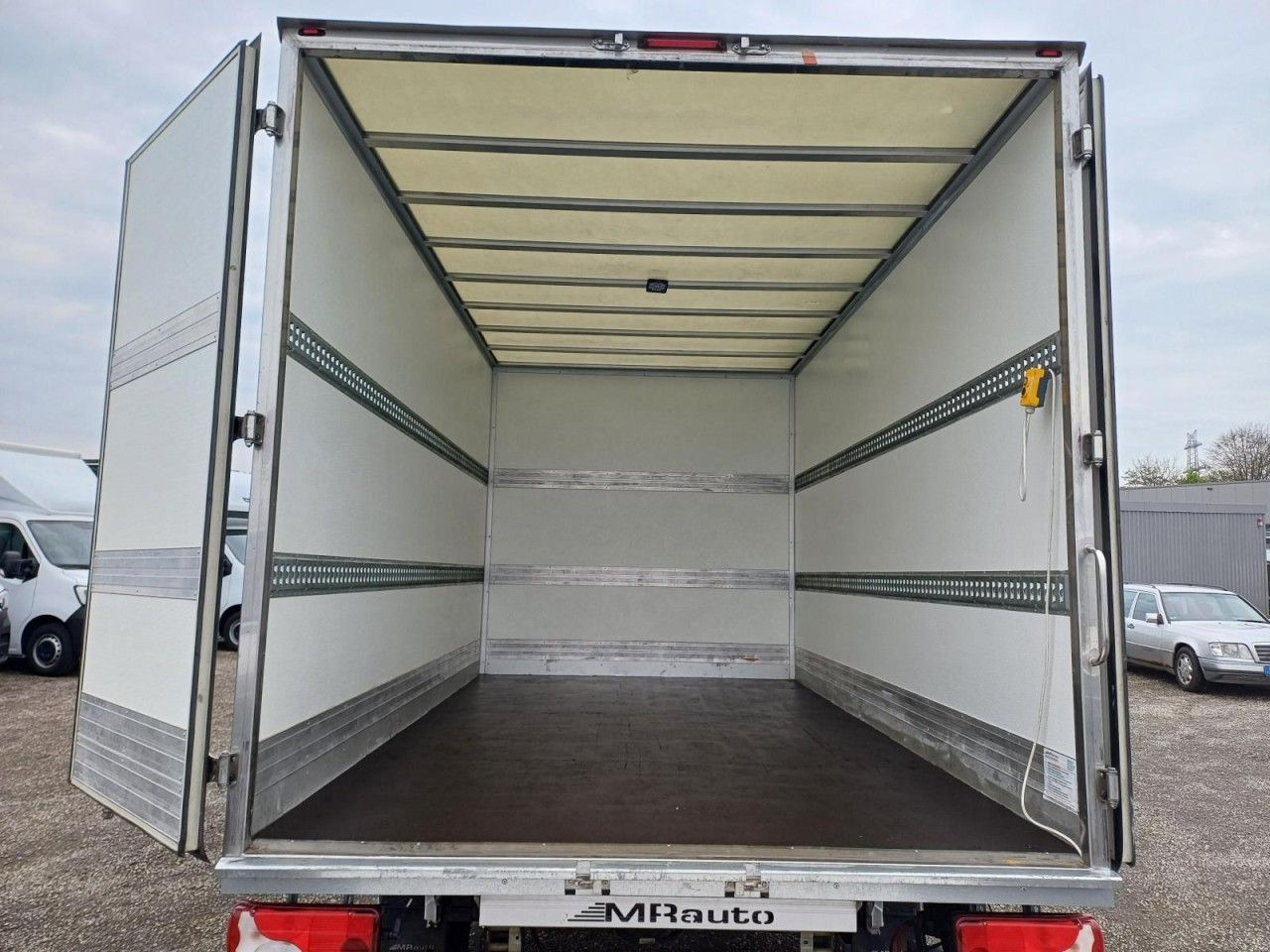 Mercedes-Benz Sprinter 315 CDi RWD Koffer LBW KLIMA TEMPOMAT - Dostavno vozilo sa zatvorenim sandukom: slika Mercedes-Benz Sprinter 315 CDi RWD Koffer LBW KLIMA TEMPOMAT - Dostavno vozilo sa zatvorenim sandukom Mercedes-Benz Sprinter 315 CDi RWD Koffer LBW KLIMA TEMPOMAT - Dostavno vozilo sa zatvorenim sandukom: slika Mercedes-Benz Sprinter 315 CDi RWD Koffer LBW KLIMA TEMPOMAT - Dostavno vozilo sa zatvorenim sandukom