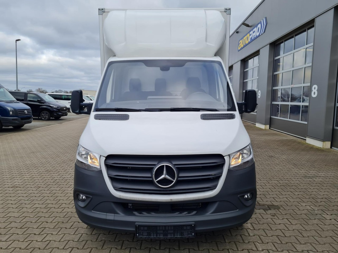 Mercedes-Benz Sprinter 315 Koffer lang MBux KLIMA NAVI TEMPOMAT - Dostavno vozilo sa zatvorenim sandukom: slika Mercedes-Benz Sprinter 315 Koffer lang MBux KLIMA NAVI TEMPOMAT - Dostavno vozilo sa zatvorenim sandukom Mercedes-Benz Sprinter 315 Koffer lang MBux KLIMA NAVI TEMPOMAT - Dostavno vozilo sa zatvorenim sandukom: slika Mercedes-Benz Sprinter 315 Koffer lang MBux KLIMA NAVI TEMPOMAT - Dostavno vozilo sa zatvorenim sandukom