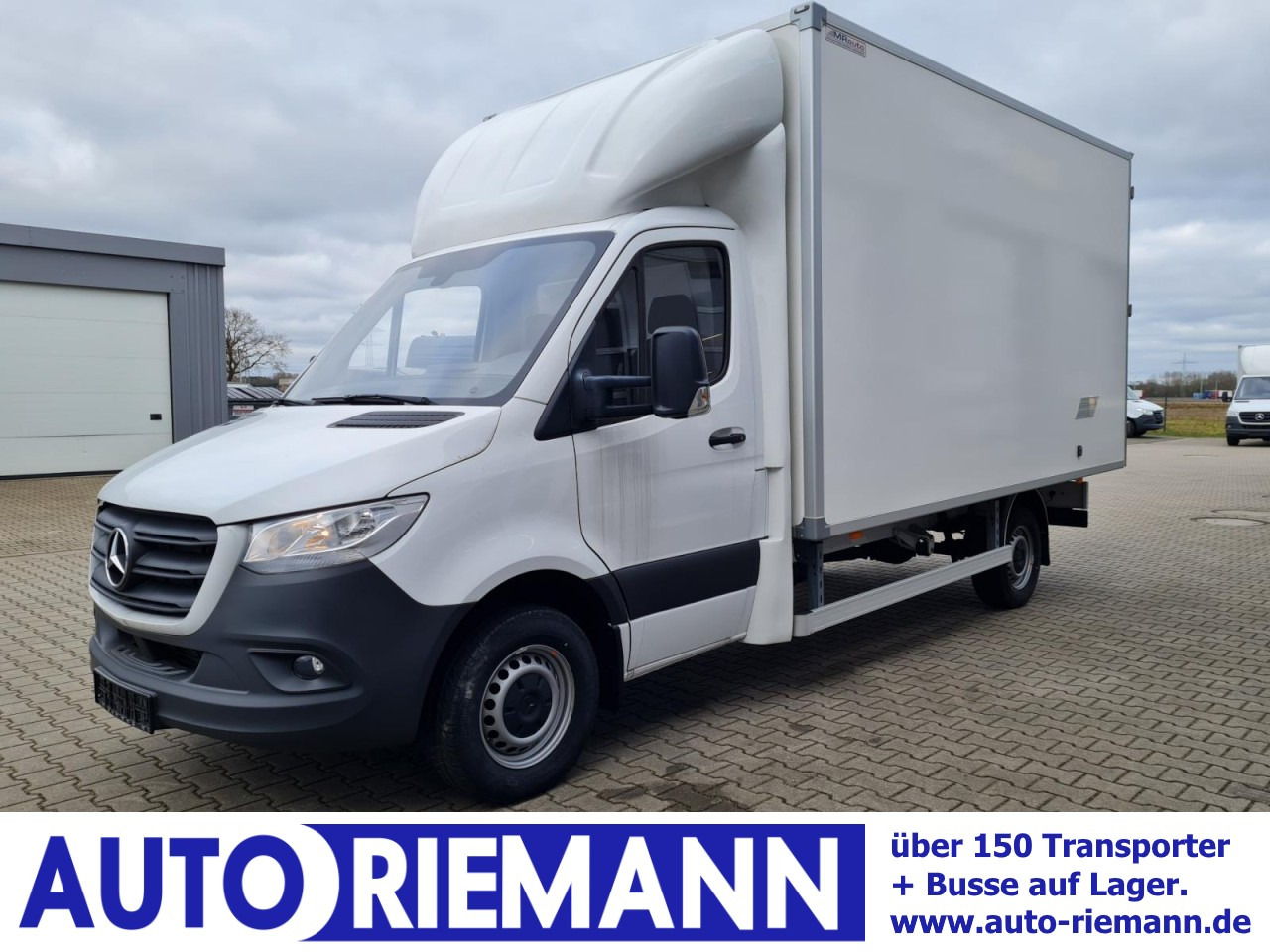 Mercedes-Benz Sprinter 315 Koffer lang MBux KLIMA NAVI TEMPOMAT - Dostavno vozilo sa zatvorenim sandukom: slika Mercedes-Benz Sprinter 315 Koffer lang MBux KLIMA NAVI TEMPOMAT - Dostavno vozilo sa zatvorenim sandukom Mercedes-Benz Sprinter 315 Koffer lang MBux KLIMA NAVI TEMPOMAT - Dostavno vozilo sa zatvorenim sandukom: slika Mercedes-Benz Sprinter 315 Koffer lang MBux KLIMA NAVI TEMPOMAT - Dostavno vozilo sa zatvorenim sandukom