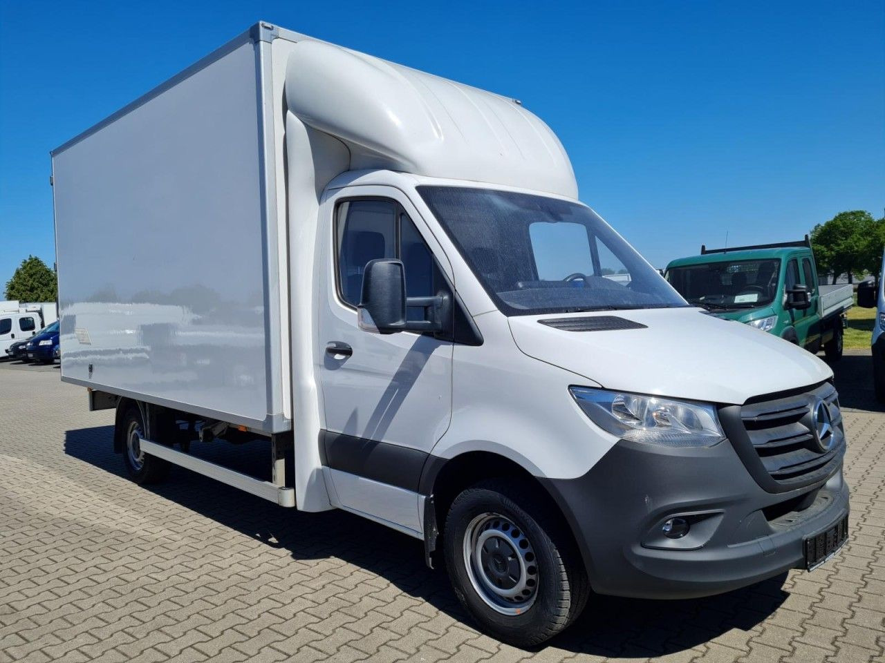 Mercedes-Benz Sprinter 315 Möbel Koffer RWD KLIMA KOMFORT TEMP - Dostavno vozilo sa zatvorenim sandukom: slika Mercedes-Benz Sprinter 315 Möbel Koffer RWD KLIMA KOMFORT TEMP - Dostavno vozilo sa zatvorenim sandukom Mercedes-Benz Sprinter 315 Möbel Koffer RWD KLIMA KOMFORT TEMP - Dostavno vozilo sa zatvorenim sandukom: slika Mercedes-Benz Sprinter 315 Möbel Koffer RWD KLIMA KOMFORT TEMP - Dostavno vozilo sa zatvorenim sandukom