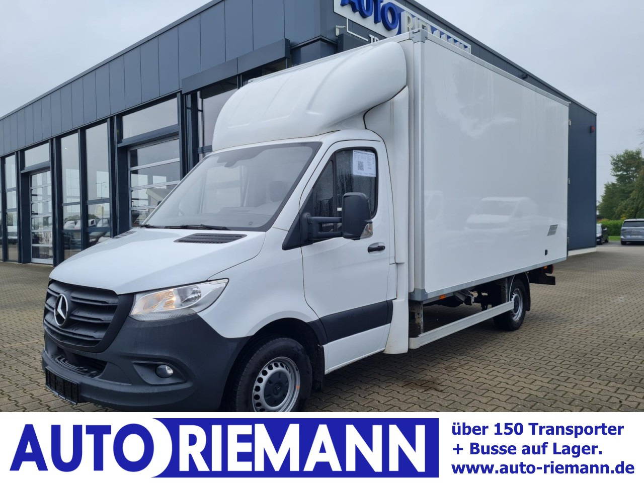 Mercedes-Benz Sprinter 315 RWD Möbel Koffer LBW KLIMA TEMPOMAT - Dostavno vozilo sa zatvorenim sandukom: slika Mercedes-Benz Sprinter 315 RWD Möbel Koffer LBW KLIMA TEMPOMAT - Dostavno vozilo sa zatvorenim sandukom Mercedes-Benz Sprinter 315 RWD Möbel Koffer LBW KLIMA TEMPOMAT - Dostavno vozilo sa zatvorenim sandukom: slika Mercedes-Benz Sprinter 315 RWD Möbel Koffer LBW KLIMA TEMPOMAT - Dostavno vozilo sa zatvorenim sandukom