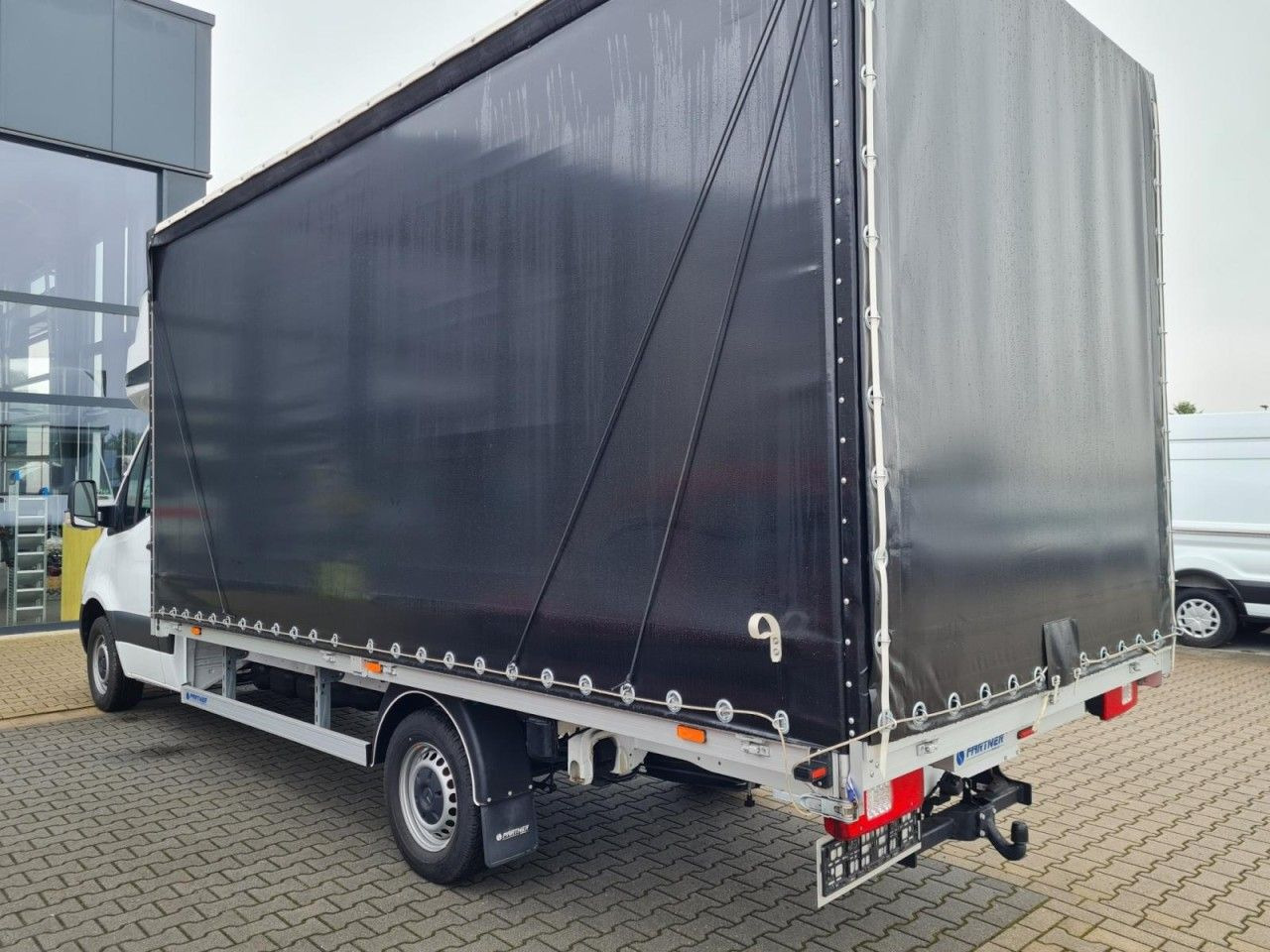 Dostavno vozilo s ceradom Mercedes-Benz Sprinter 317 AG Pritsche Schiebe Plane Schlafkab: slika Dostavno vozilo s ceradom Mercedes-Benz Sprinter 317 AG Pritsche Schiebe Plane Schlafkab