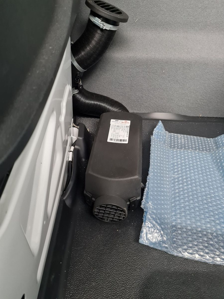 Dostavno vozilo s ceradom Mercedes-Benz Sprinter 317 AG Pritsche Schiebe Plane Schlafkab: slika Dostavno vozilo s ceradom Mercedes-Benz Sprinter 317 AG Pritsche Schiebe Plane Schlafkab