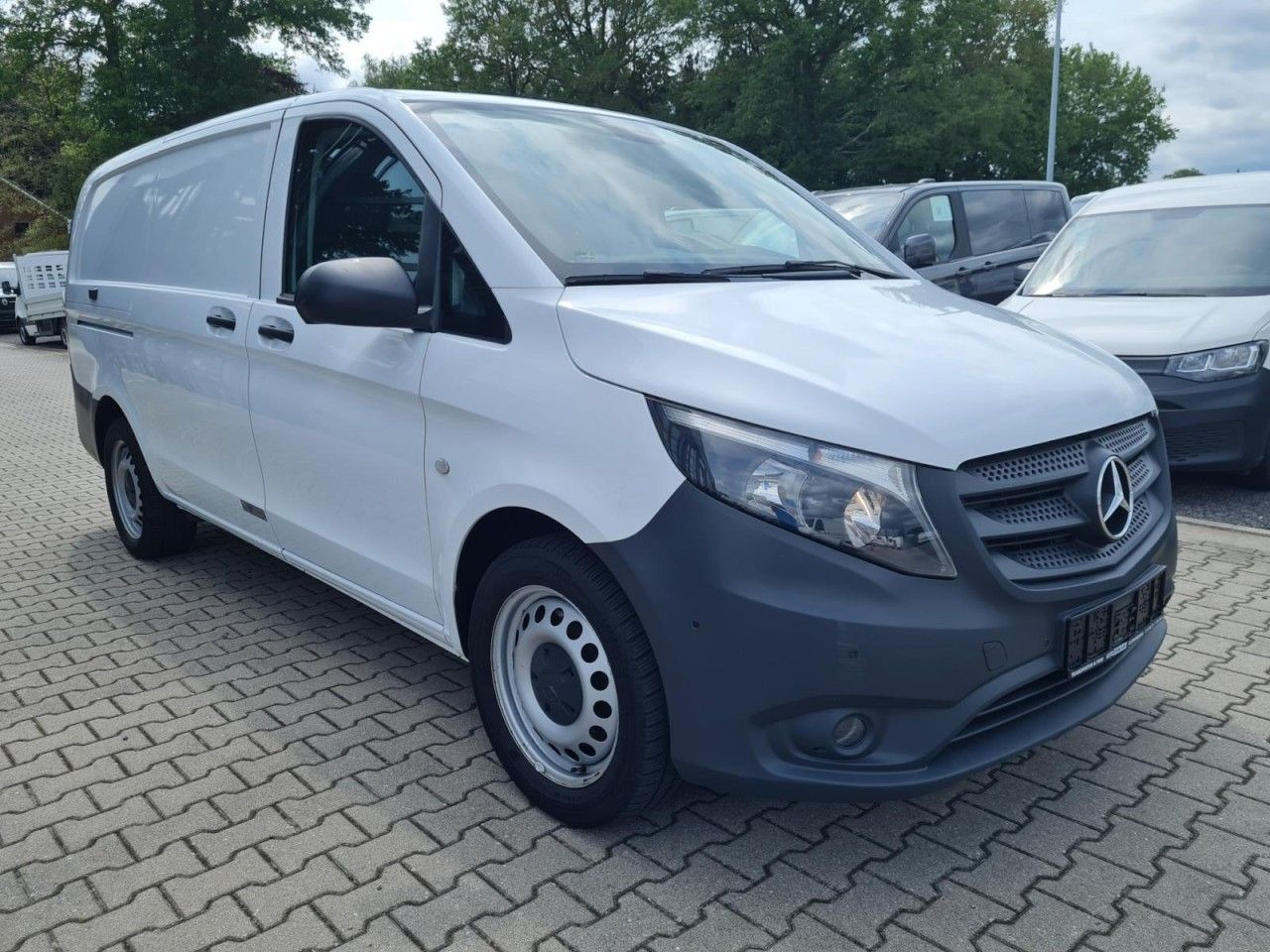 Mercedes-Benz Vito 116 Cdi Kühlkasten Stand + Fahrkühl. lang - Dostavno vozilo hladnjača: slika Mercedes-Benz Vito 116 Cdi Kühlkasten Stand + Fahrkühl. lang - Dostavno vozilo hladnjača Mercedes-Benz Vito 116 Cdi Kühlkasten Stand + Fahrkühl. lang - Dostavno vozilo hladnjača: slika Mercedes-Benz Vito 116 Cdi Kühlkasten Stand + Fahrkühl. lang - Dostavno vozilo hladnjača
