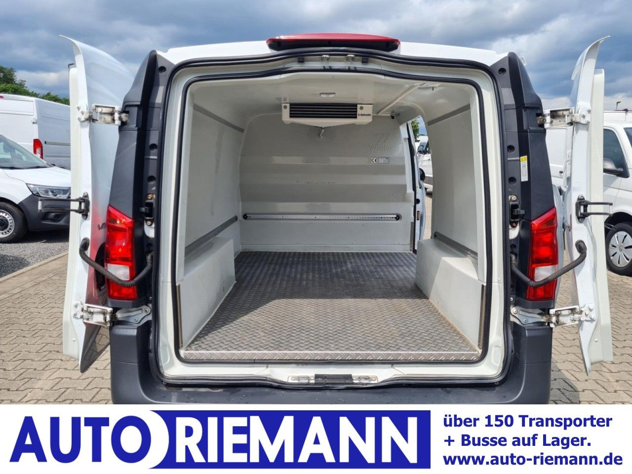 Mercedes-Benz Vito 116 Cdi Kühlkasten Stand + Fahrkühl. lang - Dostavno vozilo hladnjača: slika Mercedes-Benz Vito 116 Cdi Kühlkasten Stand + Fahrkühl. lang - Dostavno vozilo hladnjača Mercedes-Benz Vito 116 Cdi Kühlkasten Stand + Fahrkühl. lang - Dostavno vozilo hladnjača: slika Mercedes-Benz Vito 116 Cdi Kühlkasten Stand + Fahrkühl. lang - Dostavno vozilo hladnjača