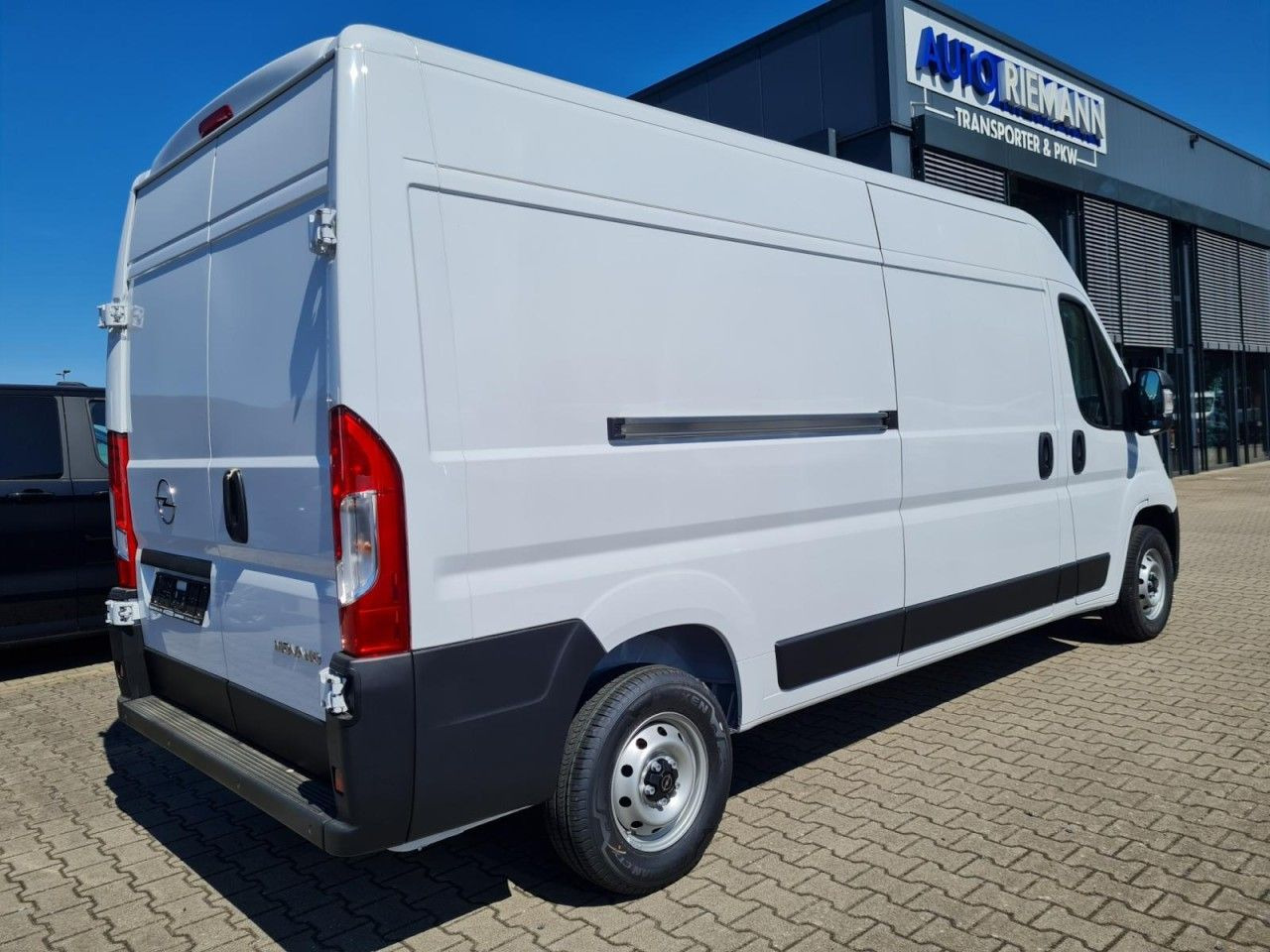 Opel Movano 35 Cargo Kasten L2H2 KLIMA KOMFORT PDC TE - Furgon: slika Opel Movano 35 Cargo Kasten L2H2 KLIMA KOMFORT PDC TE - Furgon Opel Movano 35 Cargo Kasten L2H2 KLIMA KOMFORT PDC TE - Furgon: slika Opel Movano 35 Cargo Kasten L2H2 KLIMA KOMFORT PDC TE - Furgon