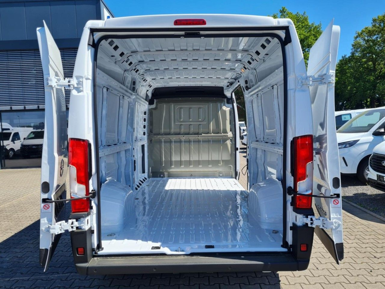 Opel Movano 35 Cargo Kasten L3H2 KLIMA KOMFORT PDC TE - Furgon: slika Opel Movano 35 Cargo Kasten L3H2 KLIMA KOMFORT PDC TE - Furgon Opel Movano 35 Cargo Kasten L3H2 KLIMA KOMFORT PDC TE - Furgon: slika Opel Movano 35 Cargo Kasten L3H2 KLIMA KOMFORT PDC TE - Furgon