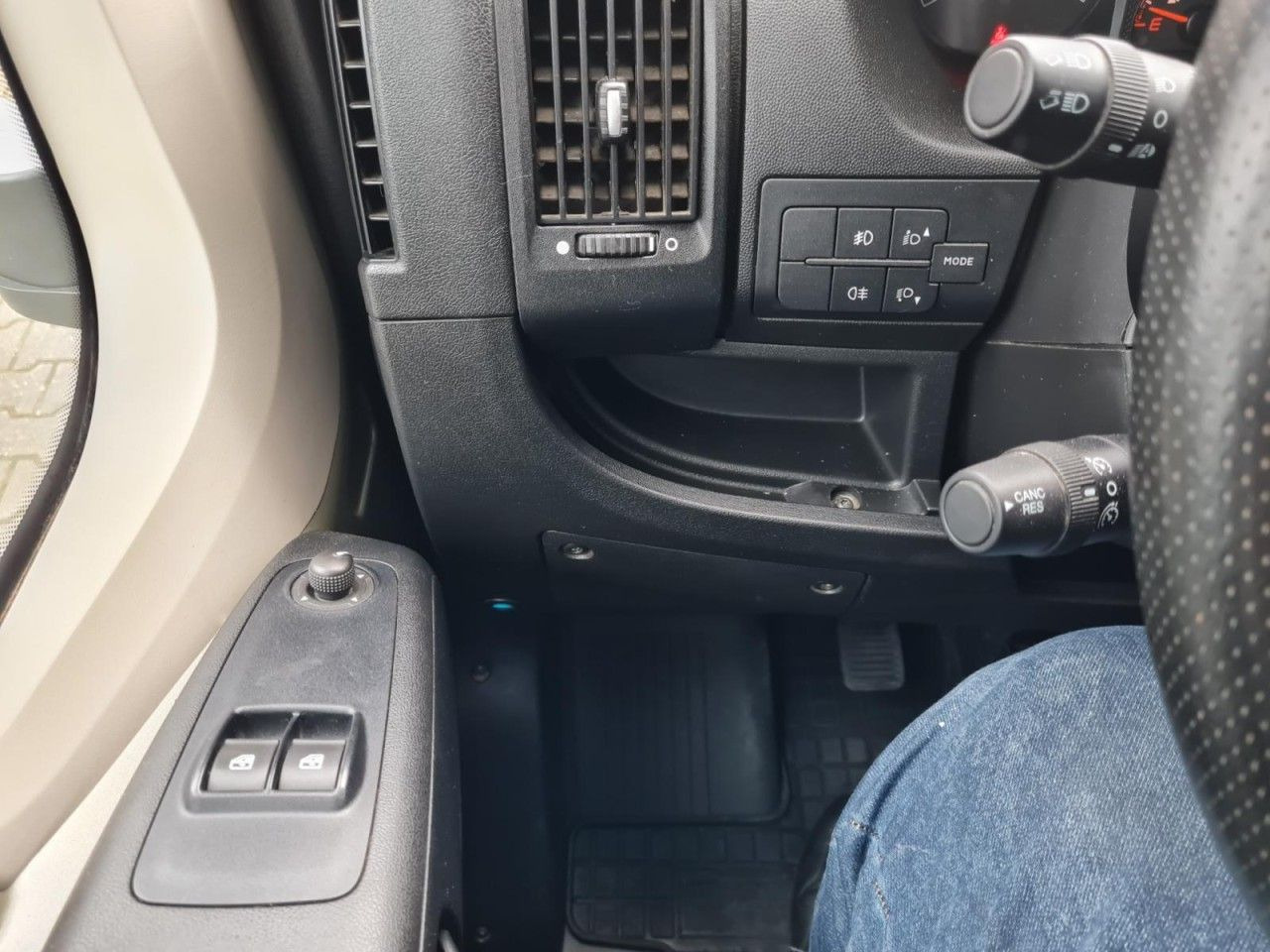 Zakup  Peugeot Boxer Pritsche L4 Schiebe Plane Schlafkab Luftfe Peugeot Boxer Pritsche L4 Schiebe Plane Schlafkab Luftfe: slika Zakup  Peugeot Boxer Pritsche L4 Schiebe Plane Schlafkab Luftfe Peugeot Boxer Pritsche L4 Schiebe Plane Schlafkab Luftfe