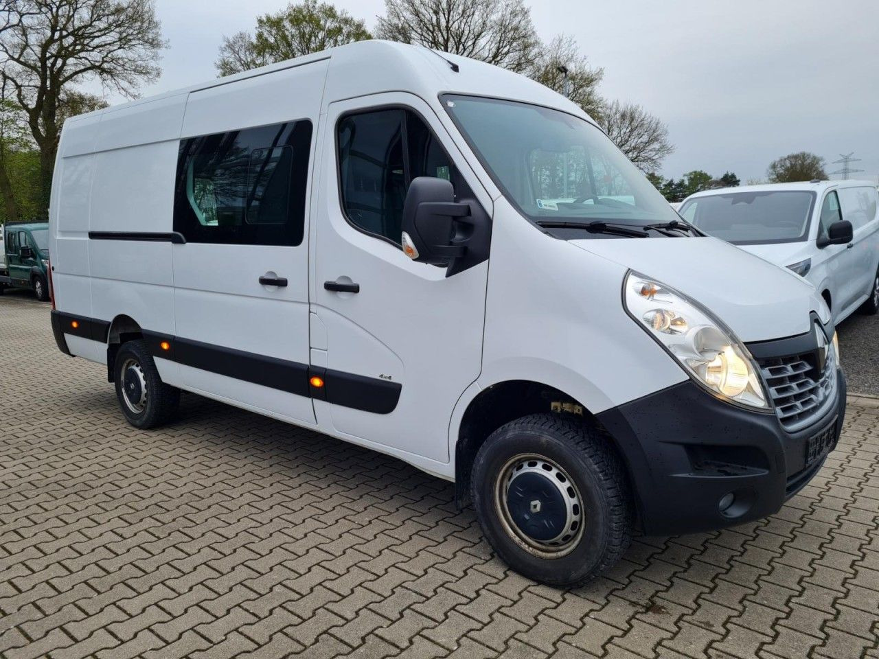 Renault Master 3,5t Kasten Doka dCi 130 L4H2 4x4 Allrad - Furgon, Dostavno vozilo s dvostrukom kabinom: slika Renault Master 3,5t Kasten Doka dCi 130 L4H2 4x4 Allrad - Furgon, Dostavno vozilo s dvostrukom kabinom Renault Master 3,5t Kasten Doka dCi 130 L4H2 4x4 Allrad - Furgon, Dostavno vozilo s dvostrukom kabinom: slika Renault Master 3,5t Kasten Doka dCi 130 L4H2 4x4 Allrad - Furgon, Dostavno vozilo s dvostrukom kabinom