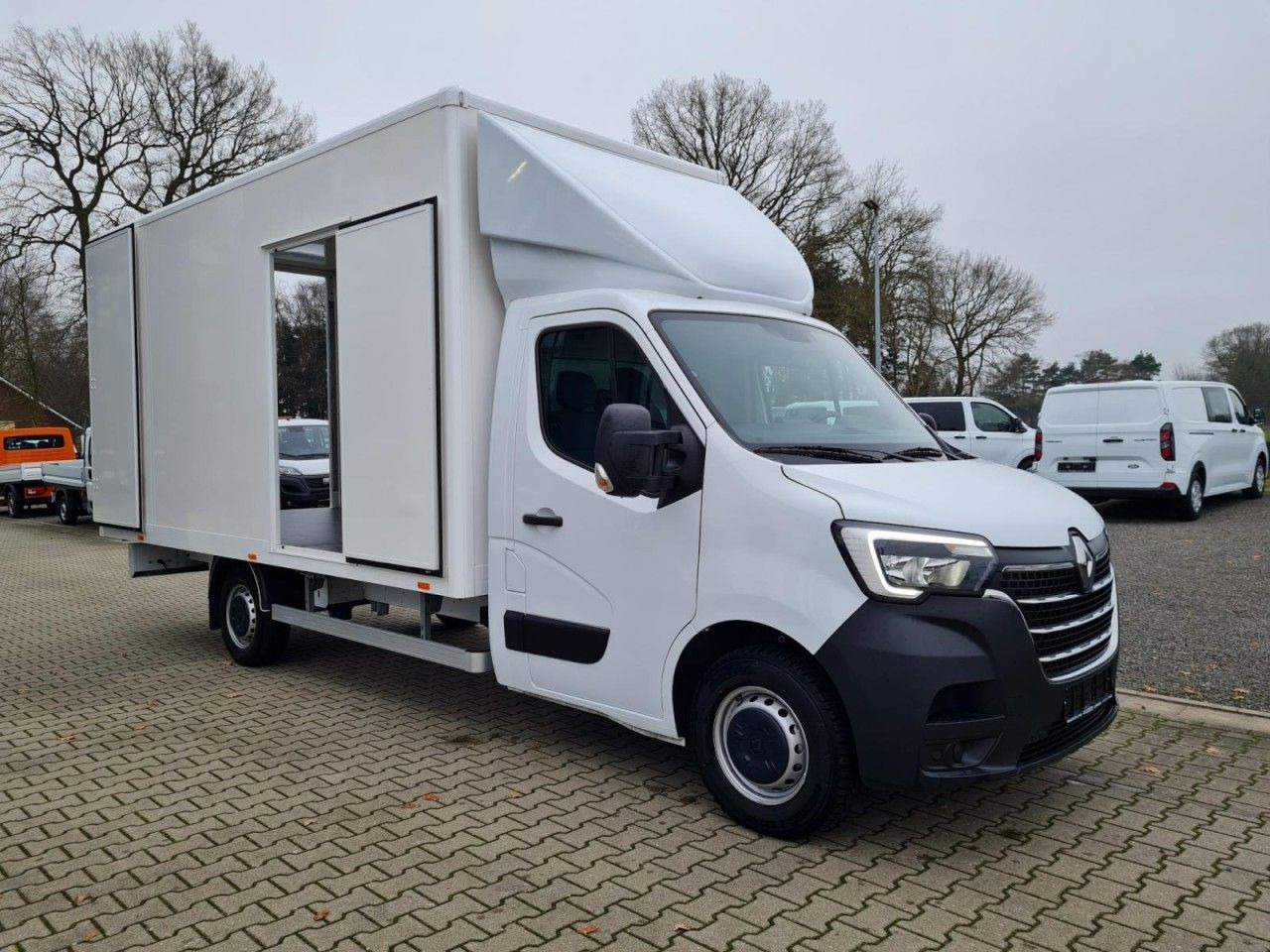 Renault Master 3,5t Koffer dCi 165 mit 10 Pal. Plätze - Dostavno vozilo sa zatvorenim sandukom: slika Renault Master 3,5t Koffer dCi 165 mit 10 Pal. Plätze - Dostavno vozilo sa zatvorenim sandukom Renault Master 3,5t Koffer dCi 165 mit 10 Pal. Plätze - Dostavno vozilo sa zatvorenim sandukom: slika Renault Master 3,5t Koffer dCi 165 mit 10 Pal. Plätze - Dostavno vozilo sa zatvorenim sandukom