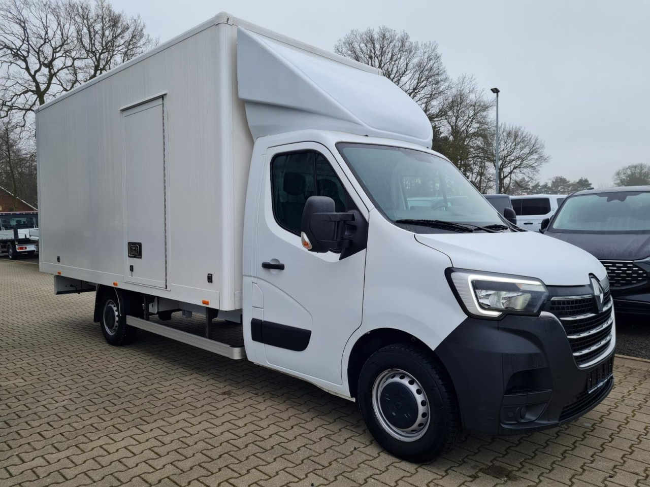 Renault Master 3.5t Möbel Koffer mit 10 Pal. Plätze TEMPOMAT - Dostavno vozilo sa zatvorenim sandukom: slika Renault Master 3.5t Möbel Koffer mit 10 Pal. Plätze TEMPOMAT - Dostavno vozilo sa zatvorenim sandukom Renault Master 3.5t Möbel Koffer mit 10 Pal. Plätze TEMPOMAT - Dostavno vozilo sa zatvorenim sandukom: slika Renault Master 3.5t Möbel Koffer mit 10 Pal. Plätze TEMPOMAT - Dostavno vozilo sa zatvorenim sandukom