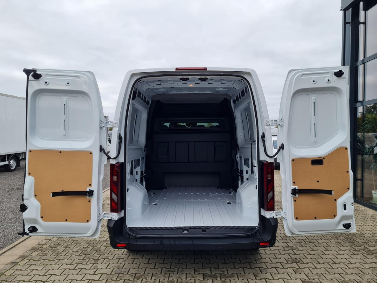 Renault Master 35 Kasten dCi Doka L3H2 KLIMA TEMPOMAT - Dostavno vozilo s dvostrukom kabinom: slika Renault Master 35 Kasten dCi Doka L3H2 KLIMA TEMPOMAT - Dostavno vozilo s dvostrukom kabinom Renault Master 35 Kasten dCi Doka L3H2 KLIMA TEMPOMAT - Dostavno vozilo s dvostrukom kabinom: slika Renault Master 35 Kasten dCi Doka L3H2 KLIMA TEMPOMAT - Dostavno vozilo s dvostrukom kabinom