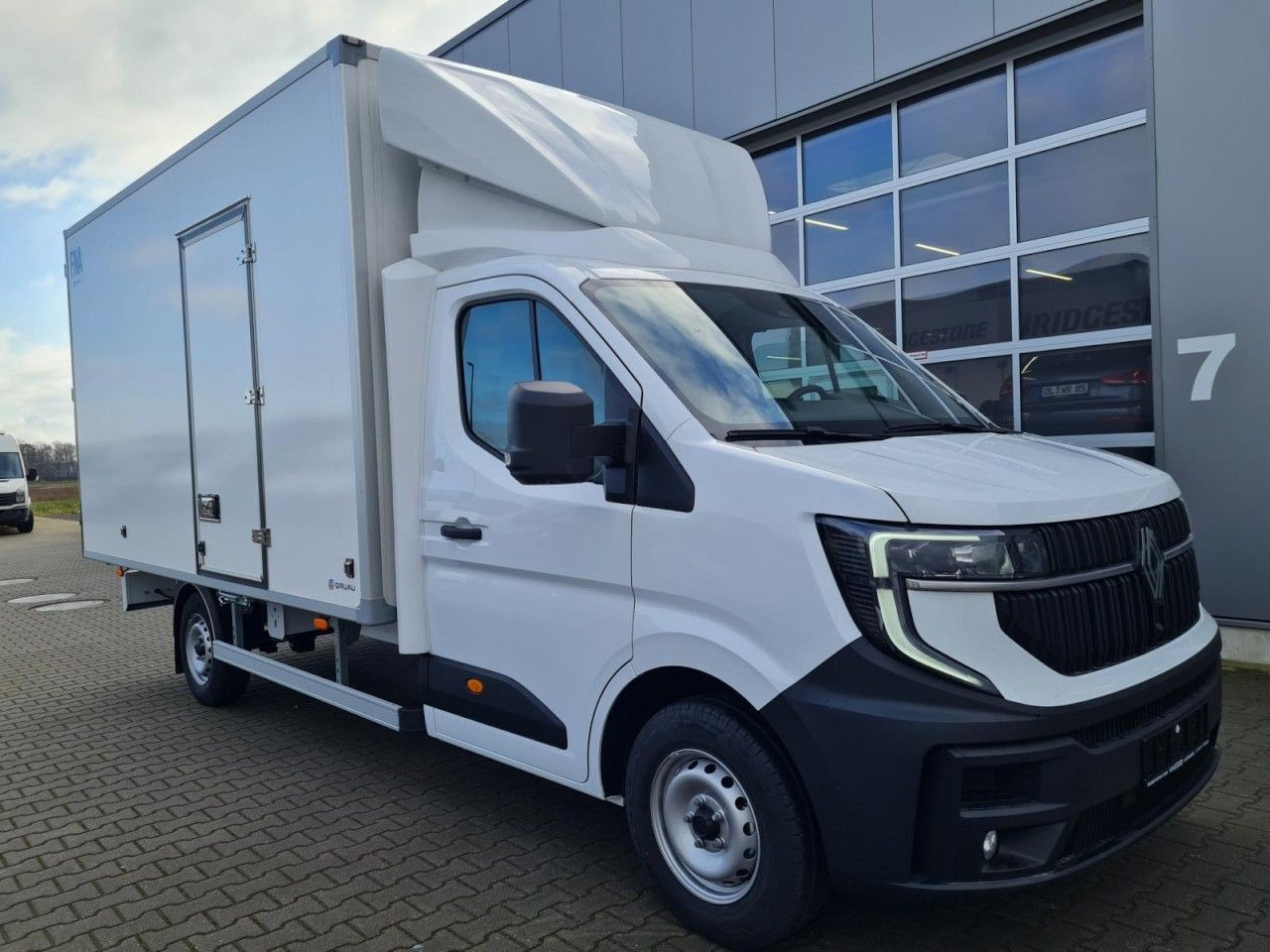 Renault Master 35 New Möbel Koffer KLIMA KAMERA TEMPOMAT - Dostavno vozilo sa zatvorenim sandukom: slika Renault Master 35 New Möbel Koffer KLIMA KAMERA TEMPOMAT - Dostavno vozilo sa zatvorenim sandukom Renault Master 35 New Möbel Koffer KLIMA KAMERA TEMPOMAT - Dostavno vozilo sa zatvorenim sandukom: slika Renault Master 35 New Möbel Koffer KLIMA KAMERA TEMPOMAT - Dostavno vozilo sa zatvorenim sandukom