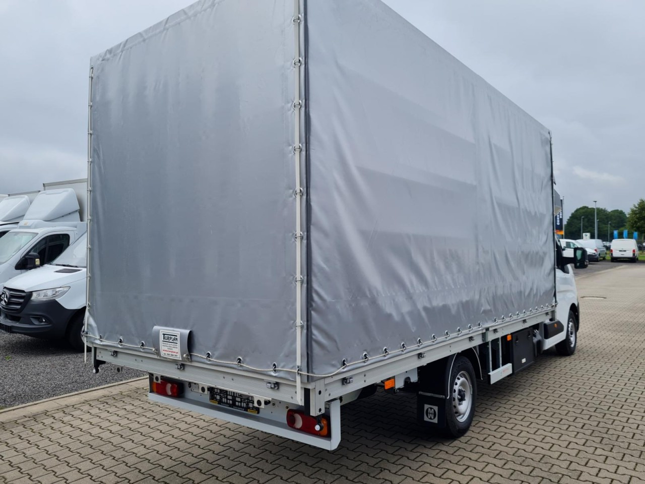 Renault Master 35 Pritsche Schiebe Plane Schlafkab 10 PAL LUFTFEDER - Dostavno vozilo s ceradom: slika Renault Master 35 Pritsche Schiebe Plane Schlafkab 10 PAL LUFTFEDER - Dostavno vozilo s ceradom Renault Master 35 Pritsche Schiebe Plane Schlafkab 10 PAL LUFTFEDER - Dostavno vozilo s ceradom: slika Renault Master 35 Pritsche Schiebe Plane Schlafkab 10 PAL LUFTFEDER - Dostavno vozilo s ceradom