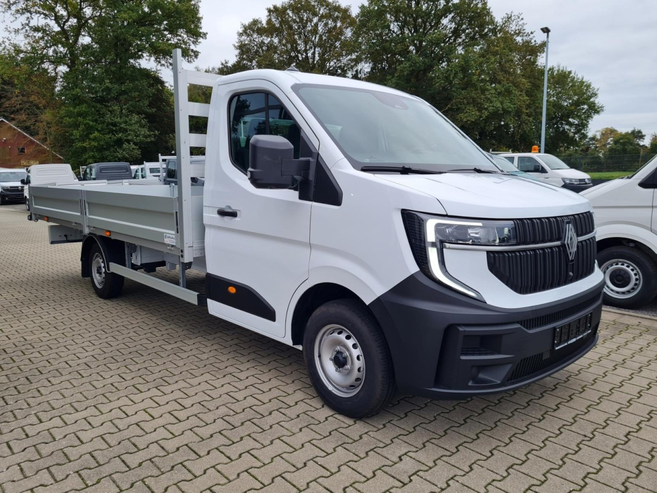 Renault Master 35 Pritsche extra lang 4.85 m KLIMA TEMPOMAT - Dostavno vozilo s ravnom platformom: slika Renault Master 35 Pritsche extra lang 4.85 m KLIMA TEMPOMAT - Dostavno vozilo s ravnom platformom Renault Master 35 Pritsche extra lang 4.85 m KLIMA TEMPOMAT - Dostavno vozilo s ravnom platformom: slika Renault Master 35 Pritsche extra lang 4.85 m KLIMA TEMPOMAT - Dostavno vozilo s ravnom platformom
