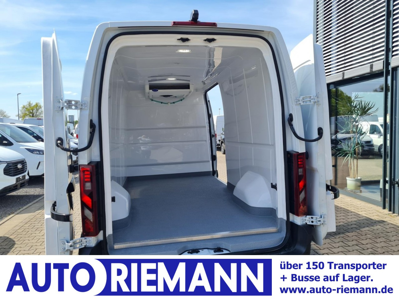 Renault Master New 35 Kühlkasten Carrier L3 KAMERA KLIMA TEMPO - Dostavno vozilo hladnjača: slika Renault Master New 35 Kühlkasten Carrier L3 KAMERA KLIMA TEMPO - Dostavno vozilo hladnjača Renault Master New 35 Kühlkasten Carrier L3 KAMERA KLIMA TEMPO - Dostavno vozilo hladnjača: slika Renault Master New 35 Kühlkasten Carrier L3 KAMERA KLIMA TEMPO - Dostavno vozilo hladnjača