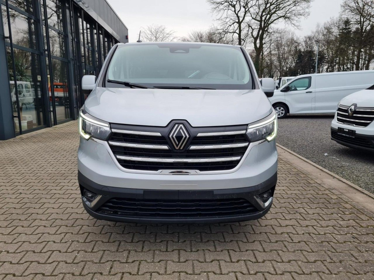 Renault Trafic Kombi 9-Sitze L2 Grand Equilibre KLIMA TE - Automobil: slika Renault Trafic Kombi 9-Sitze L2 Grand Equilibre KLIMA TE - Automobil Renault Trafic Kombi 9-Sitze L2 Grand Equilibre KLIMA TE - Automobil: slika Renault Trafic Kombi 9-Sitze L2 Grand Equilibre KLIMA TE - Automobil