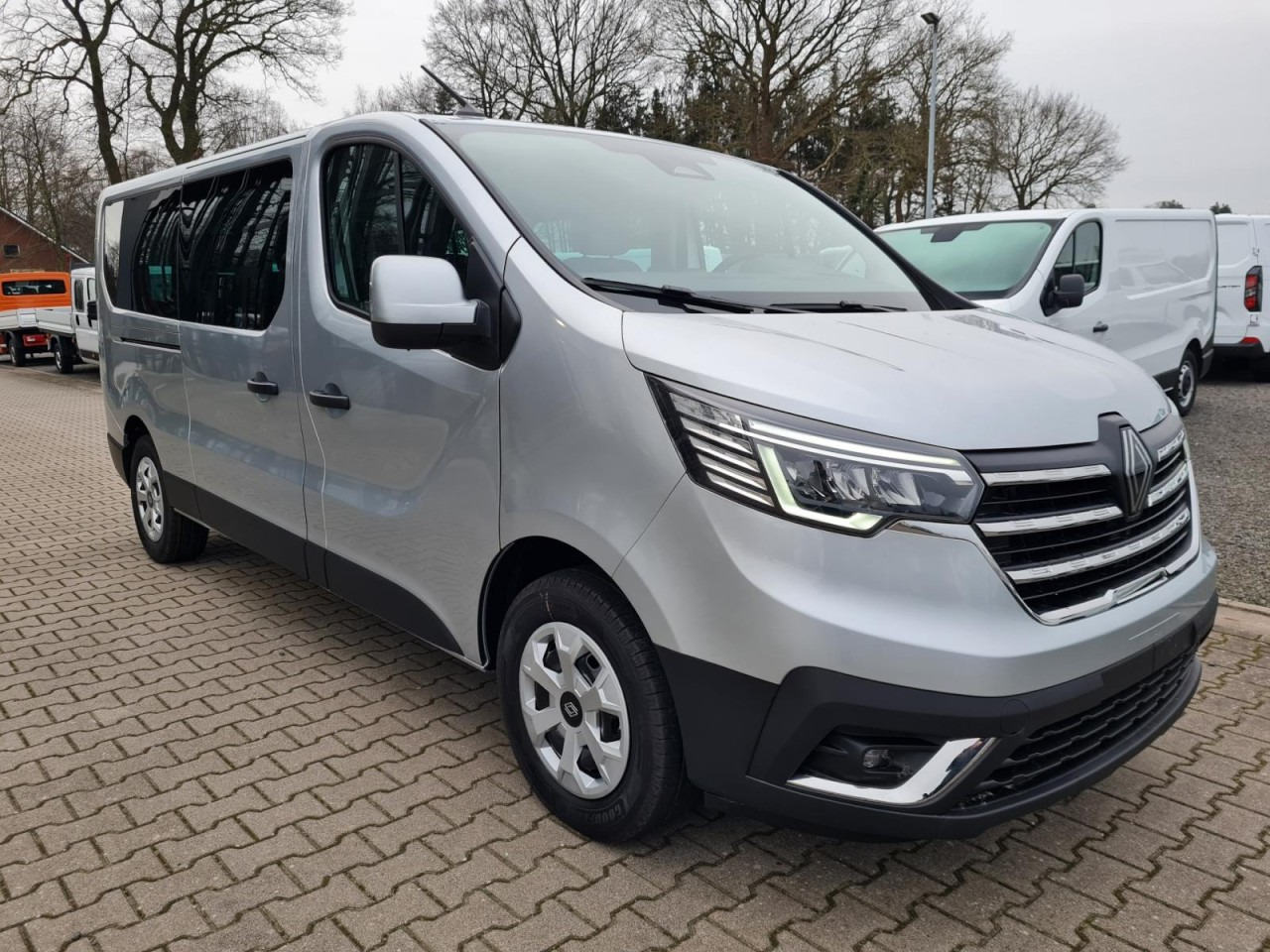 Renault Trafic Kombi 9-Sitze L2 Grand Equilibre KLIMA TEMPOMAT - Dostavno vozilo s dvostrukom kabinom: slika Renault Trafic Kombi 9-Sitze L2 Grand Equilibre KLIMA TEMPOMAT - Dostavno vozilo s dvostrukom kabinom Renault Trafic Kombi 9-Sitze L2 Grand Equilibre KLIMA TEMPOMAT - Dostavno vozilo s dvostrukom kabinom: slika Renault Trafic Kombi 9-Sitze L2 Grand Equilibre KLIMA TEMPOMAT - Dostavno vozilo s dvostrukom kabinom