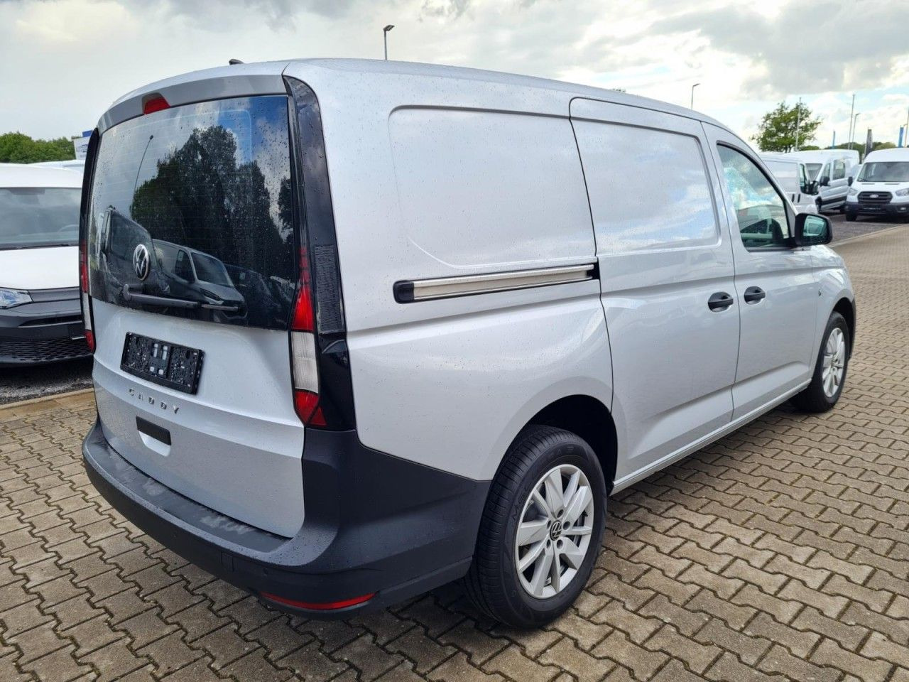 Volkswagen Caddy Cargo Maxi 2.0 TDI NAVI PDC KLIMA Alufelge - Mali kombi: slika Volkswagen Caddy Cargo Maxi 2.0 TDI NAVI PDC KLIMA Alufelge - Mali kombi Volkswagen Caddy Cargo Maxi 2.0 TDI NAVI PDC KLIMA Alufelge - Mali kombi: slika Volkswagen Caddy Cargo Maxi 2.0 TDI NAVI PDC KLIMA Alufelge - Mali kombi