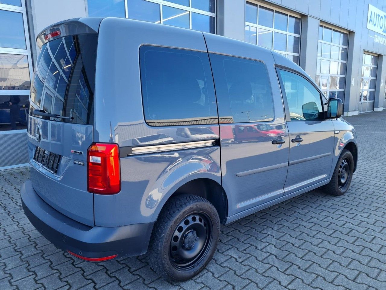 Volkswagen Caddy Kombi 4Motion TDi 5-Sitze KLIMA STHZ TEMPO - Putnički kombi: slika Volkswagen Caddy Kombi 4Motion TDi 5-Sitze KLIMA STHZ TEMPO - Putnički kombi Volkswagen Caddy Kombi 4Motion TDi 5-Sitze KLIMA STHZ TEMPO - Putnički kombi: slika Volkswagen Caddy Kombi 4Motion TDi 5-Sitze KLIMA STHZ TEMPO - Putnički kombi