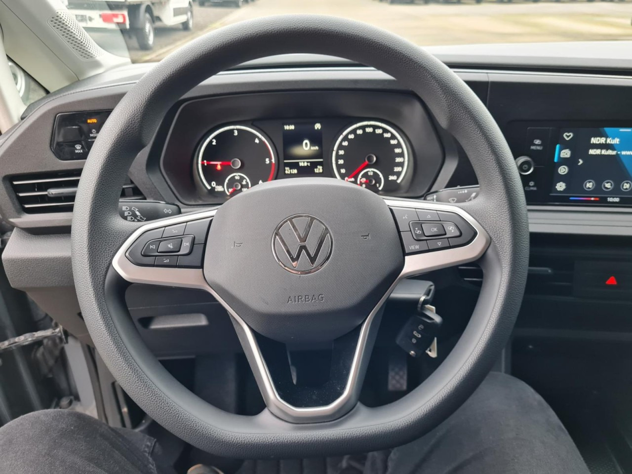 Dostavno vozilo hladnjača Volkswagen Caddy Kühlkasten Cargo 2.0 TDI KLIMA: slika Dostavno vozilo hladnjača Volkswagen Caddy Kühlkasten Cargo 2.0 TDI KLIMA