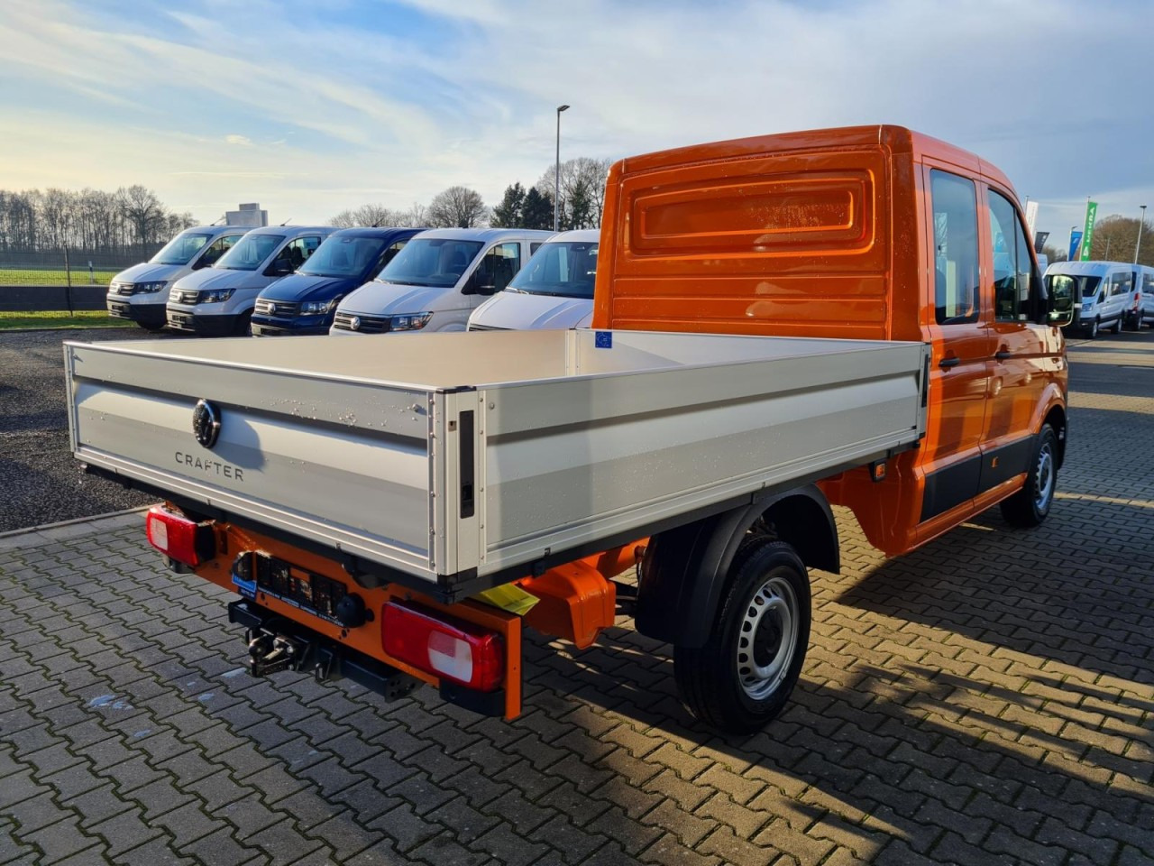 Volkswagen Crafter 35 Doka 7-Sitze MR AHK KLIMA PDC TEMPOMAT - Dostavno vozilo s ravnom platformom, Dostavno vozilo s dvostrukom kabinom: slika Volkswagen Crafter 35 Doka 7-Sitze MR AHK KLIMA PDC TEMPOMAT - Dostavno vozilo s ravnom platformom, Dostavno vozilo s dvostrukom kabinom Volkswagen Crafter 35 Doka 7-Sitze MR AHK KLIMA PDC TEMPOMAT - Dostavno vozilo s ravnom platformom, Dostavno vozilo s dvostrukom kabinom: slika Volkswagen Crafter 35 Doka 7-Sitze MR AHK KLIMA PDC TEMPOMAT - Dostavno vozilo s ravnom platformom, Dostavno vozilo s dvostrukom kabinom