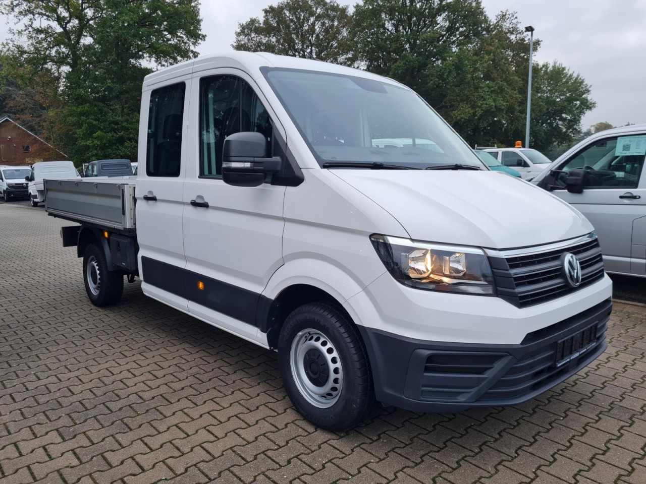 Volkswagen Crafter 35 Doka MR Pritsche AHK Klima 7 Sitzer - Dostavno vozilo s ravnom platformom, Dostavno vozilo s dvostrukom kabinom: slika Volkswagen Crafter 35 Doka MR Pritsche AHK Klima 7 Sitzer - Dostavno vozilo s ravnom platformom, Dostavno vozilo s dvostrukom kabinom Volkswagen Crafter 35 Doka MR Pritsche AHK Klima 7 Sitzer - Dostavno vozilo s ravnom platformom, Dostavno vozilo s dvostrukom kabinom: slika Volkswagen Crafter 35 Doka MR Pritsche AHK Klima 7 Sitzer - Dostavno vozilo s ravnom platformom, Dostavno vozilo s dvostrukom kabinom