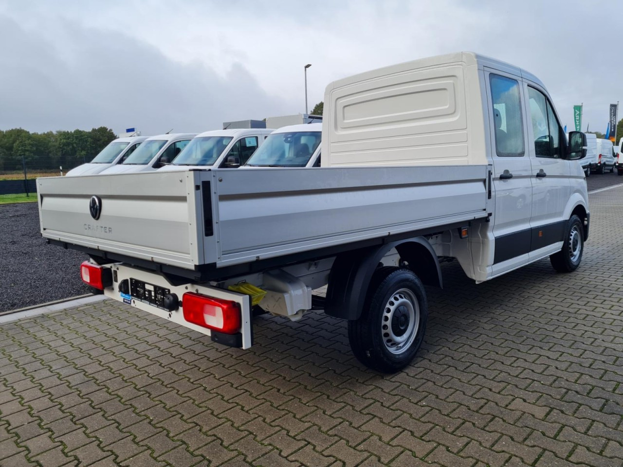 Volkswagen Crafter 35 Doka TDI Pritsche MR KLIMA TEMPOMAT - Dostavno vozilo s ravnom platformom, Dostavno vozilo s dvostrukom kabinom: slika Volkswagen Crafter 35 Doka TDI Pritsche MR KLIMA TEMPOMAT - Dostavno vozilo s ravnom platformom, Dostavno vozilo s dvostrukom kabinom Volkswagen Crafter 35 Doka TDI Pritsche MR KLIMA TEMPOMAT - Dostavno vozilo s ravnom platformom, Dostavno vozilo s dvostrukom kabinom: slika Volkswagen Crafter 35 Doka TDI Pritsche MR KLIMA TEMPOMAT - Dostavno vozilo s ravnom platformom, Dostavno vozilo s dvostrukom kabinom