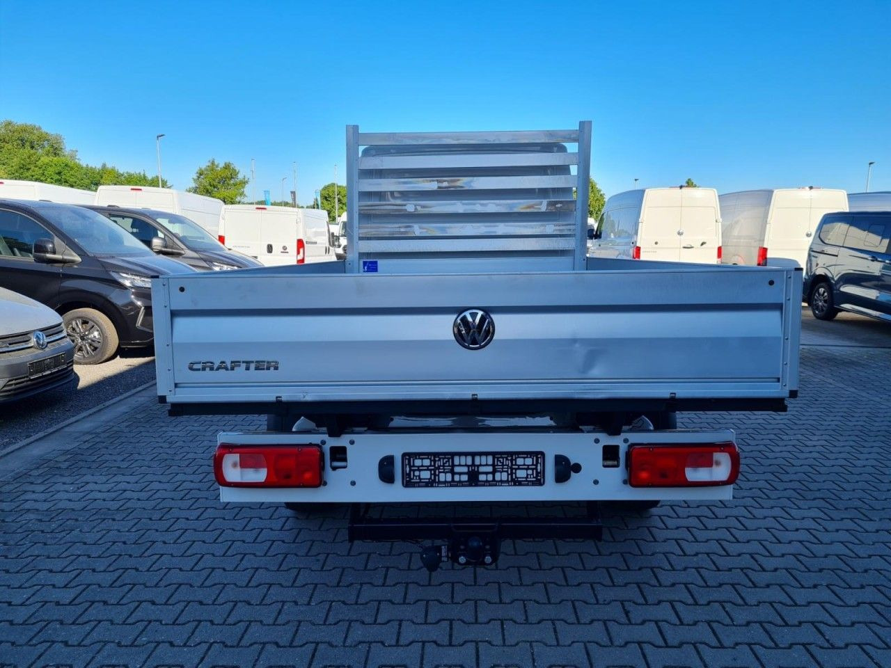 Volkswagen Crafter 35 Doka TDI lang AHK Klima - Dostavno vozilo s ravnom platformom, Dostavno vozilo s dvostrukom kabinom: slika Volkswagen Crafter 35 Doka TDI lang AHK Klima - Dostavno vozilo s ravnom platformom, Dostavno vozilo s dvostrukom kabinom Volkswagen Crafter 35 Doka TDI lang AHK Klima - Dostavno vozilo s ravnom platformom, Dostavno vozilo s dvostrukom kabinom: slika Volkswagen Crafter 35 Doka TDI lang AHK Klima - Dostavno vozilo s ravnom platformom, Dostavno vozilo s dvostrukom kabinom