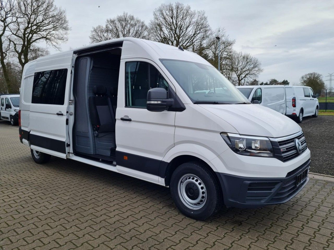 Volkswagen Crafter 35 Kasten 4MOTION L4H3 Plus Doka 7-Sitze - Furgon, Dostavno vozilo s dvostrukom kabinom: slika Volkswagen Crafter 35 Kasten 4MOTION L4H3 Plus Doka 7-Sitze - Furgon, Dostavno vozilo s dvostrukom kabinom Volkswagen Crafter 35 Kasten 4MOTION L4H3 Plus Doka 7-Sitze - Furgon, Dostavno vozilo s dvostrukom kabinom: slika Volkswagen Crafter 35 Kasten 4MOTION L4H3 Plus Doka 7-Sitze - Furgon, Dostavno vozilo s dvostrukom kabinom