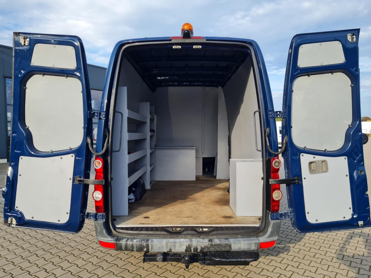 Volkswagen Crafter 35 Kasten Doka 5 Sitze AHK 3.5to REGALSYSTEM - Furgon, Dostavno vozilo s dvostrukom kabinom: slika Volkswagen Crafter 35 Kasten Doka 5 Sitze AHK 3.5to REGALSYSTEM - Furgon, Dostavno vozilo s dvostrukom kabinom Volkswagen Crafter 35 Kasten Doka 5 Sitze AHK 3.5to REGALSYSTEM - Furgon, Dostavno vozilo s dvostrukom kabinom: slika Volkswagen Crafter 35 Kasten Doka 5 Sitze AHK 3.5to REGALSYSTEM - Furgon, Dostavno vozilo s dvostrukom kabinom