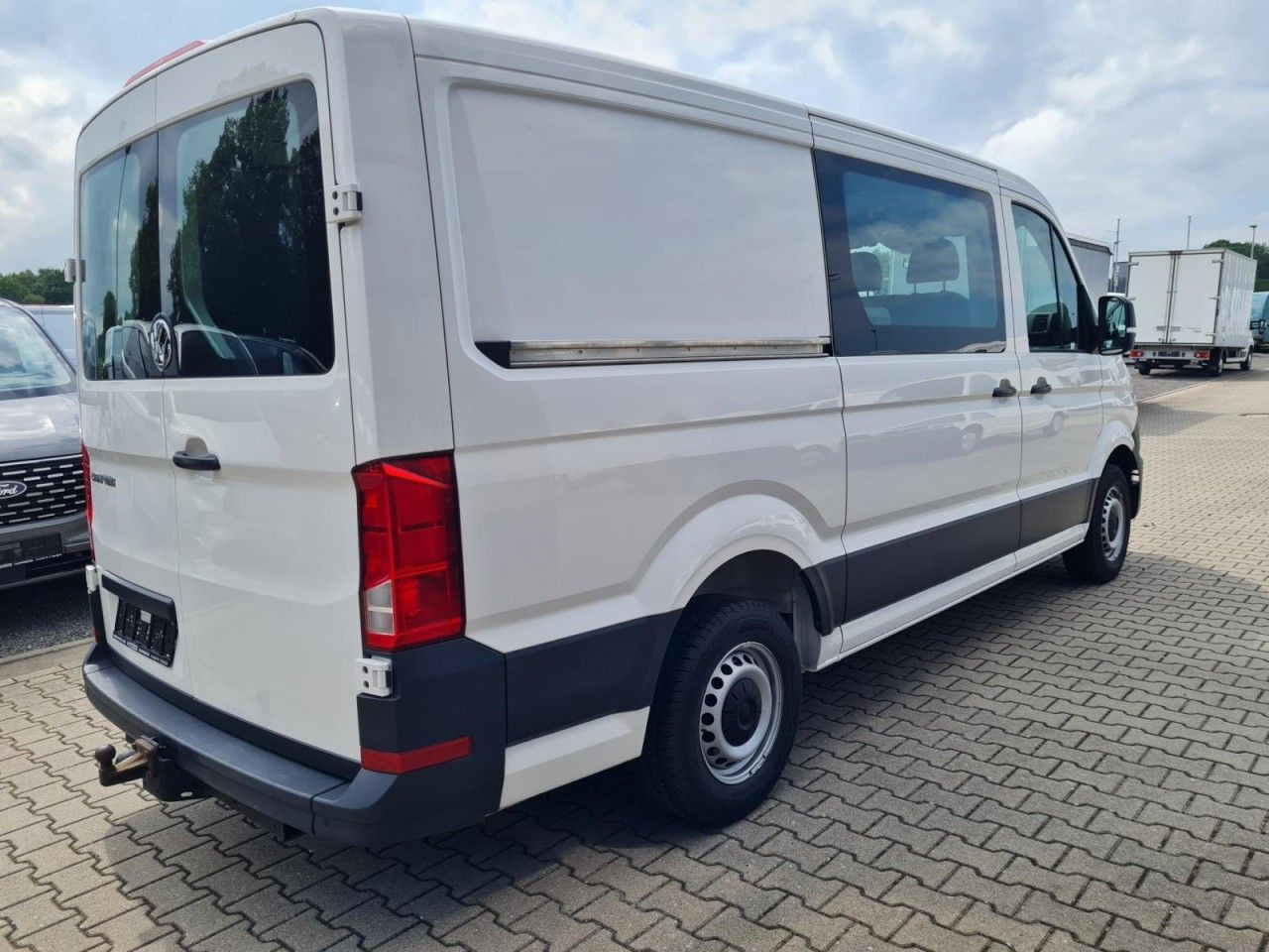 Volkswagen Crafter 35 Kasten Plus Doka mixto TDI L2H2 AHK - Furgon, Dostavno vozilo s dvostrukom kabinom: slika Volkswagen Crafter 35 Kasten Plus Doka mixto TDI L2H2 AHK - Furgon, Dostavno vozilo s dvostrukom kabinom Volkswagen Crafter 35 Kasten Plus Doka mixto TDI L2H2 AHK - Furgon, Dostavno vozilo s dvostrukom kabinom: slika Volkswagen Crafter 35 Kasten Plus Doka mixto TDI L2H2 AHK - Furgon, Dostavno vozilo s dvostrukom kabinom