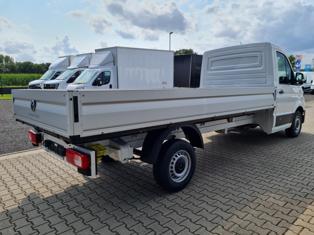 Volkswagen Crafter 35 Pritsche TDi L4 lang KLIMA TEMPOMAT - Dostavno vozilo s ravnom platformom: slika Volkswagen Crafter 35 Pritsche TDi L4 lang KLIMA TEMPOMAT - Dostavno vozilo s ravnom platformom Volkswagen Crafter 35 Pritsche TDi L4 lang KLIMA TEMPOMAT - Dostavno vozilo s ravnom platformom: slika Volkswagen Crafter 35 Pritsche TDi L4 lang KLIMA TEMPOMAT - Dostavno vozilo s ravnom platformom