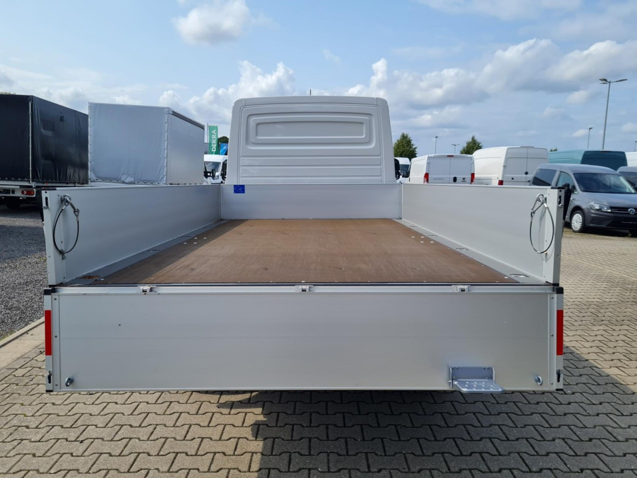 Volkswagen Crafter 35 Pritsche TDi MR L3 KLIMA TEMPOMAT - Dostavno vozilo s ravnom platformom: slika Volkswagen Crafter 35 Pritsche TDi MR L3 KLIMA TEMPOMAT - Dostavno vozilo s ravnom platformom Volkswagen Crafter 35 Pritsche TDi MR L3 KLIMA TEMPOMAT - Dostavno vozilo s ravnom platformom: slika Volkswagen Crafter 35 Pritsche TDi MR L3 KLIMA TEMPOMAT - Dostavno vozilo s ravnom platformom