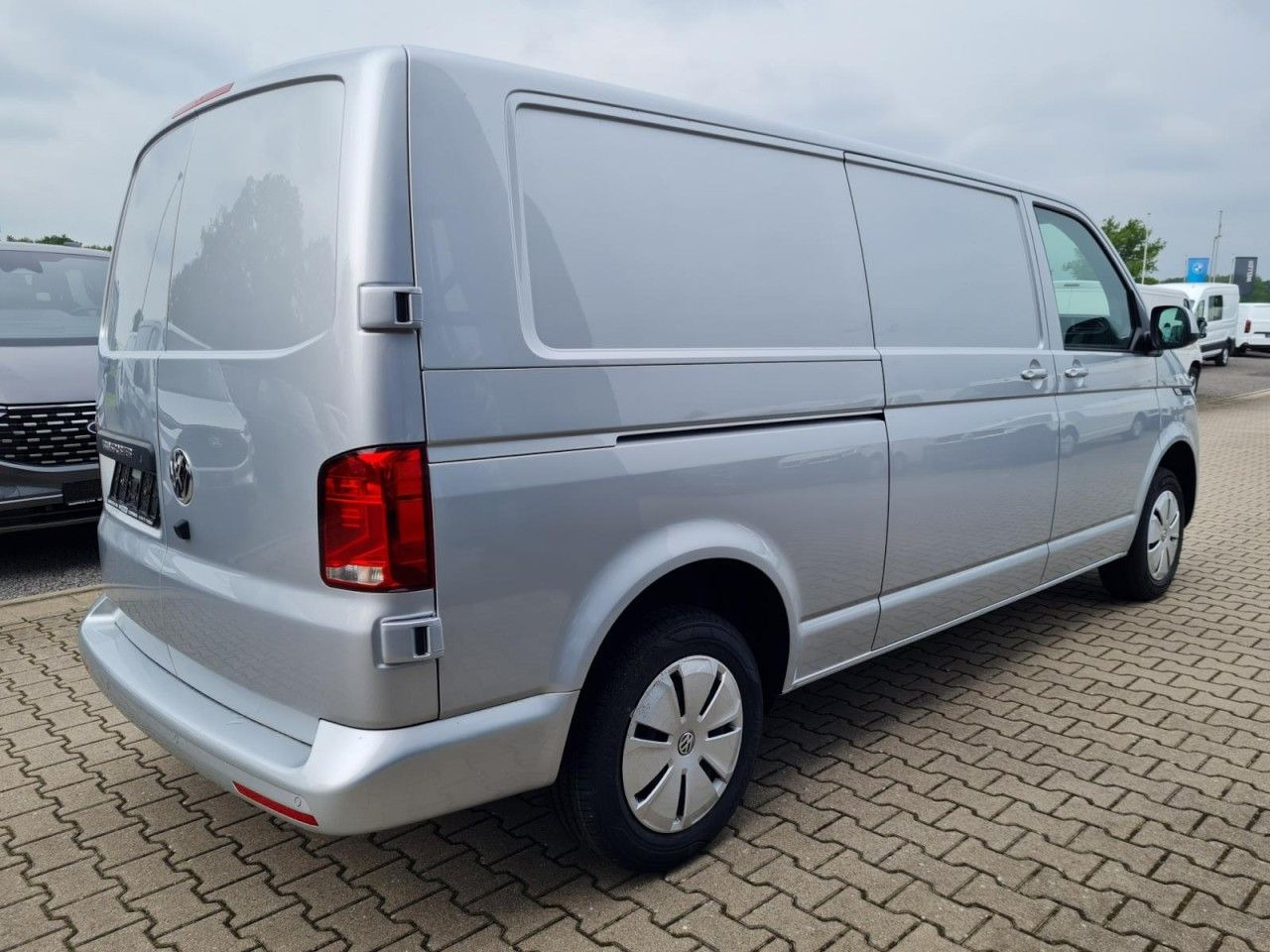 Volkswagen T6.1 Kasten TDI lang DSG LED KAMERA TEMPOMAT - Mali kombi: slika Volkswagen T6.1 Kasten TDI lang DSG LED KAMERA TEMPOMAT - Mali kombi Volkswagen T6.1 Kasten TDI lang DSG LED KAMERA TEMPOMAT - Mali kombi: slika Volkswagen T6.1 Kasten TDI lang DSG LED KAMERA TEMPOMAT - Mali kombi