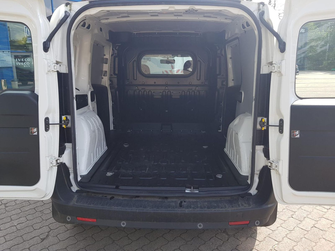 Fiat Doblo Kastenwagen SX 1.3 Klima, Radio mit Nav... - Putnički kombi: slika Fiat Doblo Kastenwagen SX 1.3 Klima, Radio mit Nav... - Putnički kombi Fiat Doblo Kastenwagen SX 1.3 Klima, Radio mit Nav... - Putnički kombi: slika Fiat Doblo Kastenwagen SX 1.3 Klima, Radio mit Nav... - Putnički kombi