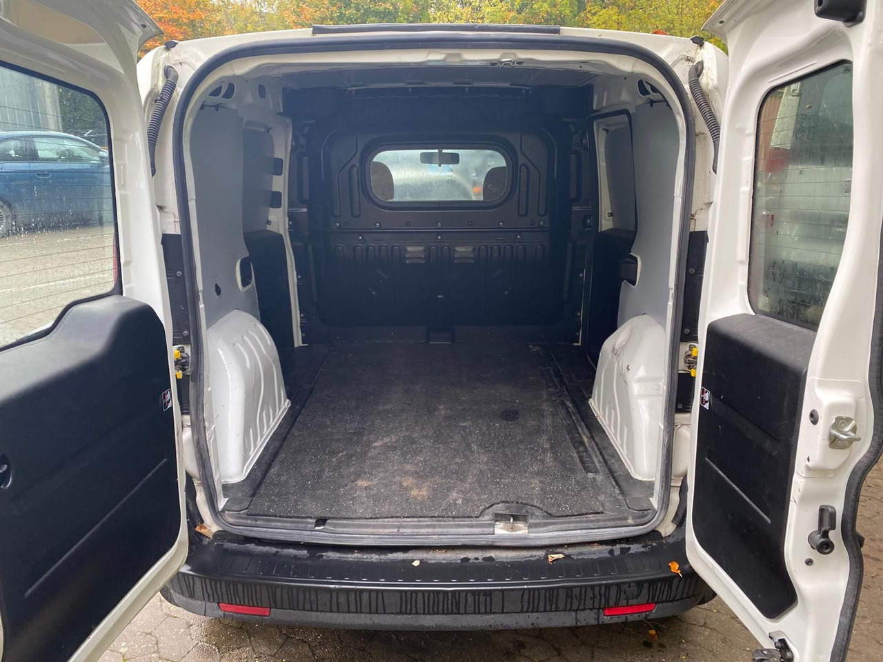 Fiat Doblo SX Kasten Cargo 1.3 Multijet  Motorscha... - Putnički kombi: slika  Fiat Doblo SX Kasten Cargo 1.3 Multijet  Motorscha... - Putnički kombi Fiat Doblo SX Kasten Cargo 1.3 Multijet  Motorscha... - Putnički kombi: slika  Fiat Doblo SX Kasten Cargo 1.3 Multijet  Motorscha... - Putnički kombi