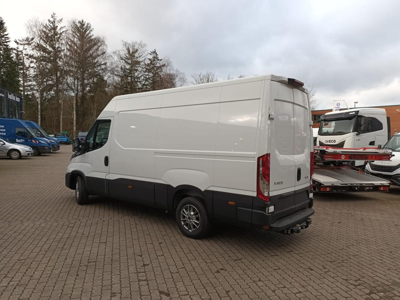 Iveco 35S16A8V AHK, ACC, LED-SCHEINWERFER ab 0% - Furgon: slika Iveco 35S16A8V AHK, ACC, LED-SCHEINWERFER ab 0% - Furgon Iveco 35S16A8V AHK, ACC, LED-SCHEINWERFER ab 0% - Furgon: slika Iveco 35S16A8V AHK, ACC, LED-SCHEINWERFER ab 0% - Furgon