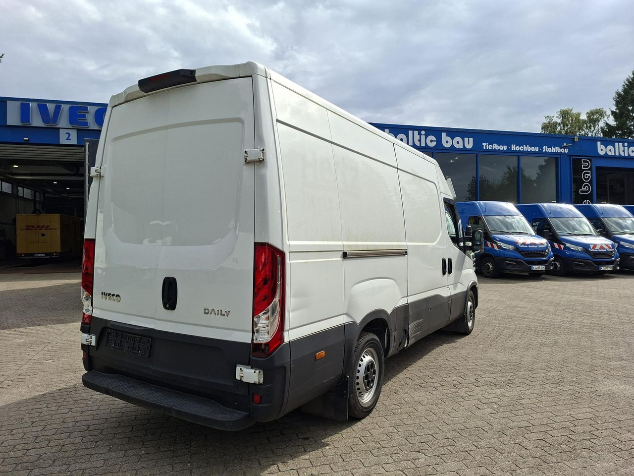 Iveco Daily 35 S16 V 3520L Klima 115 kW (156 PS), S... - Furgon: slika Iveco Daily 35 S16 V 3520L Klima 115 kW (156 PS), S... - Furgon Iveco Daily 35 S16 V 3520L Klima 115 kW (156 PS), S... - Furgon: slika Iveco Daily 35 S16 V 3520L Klima 115 kW (156 PS), S... - Furgon