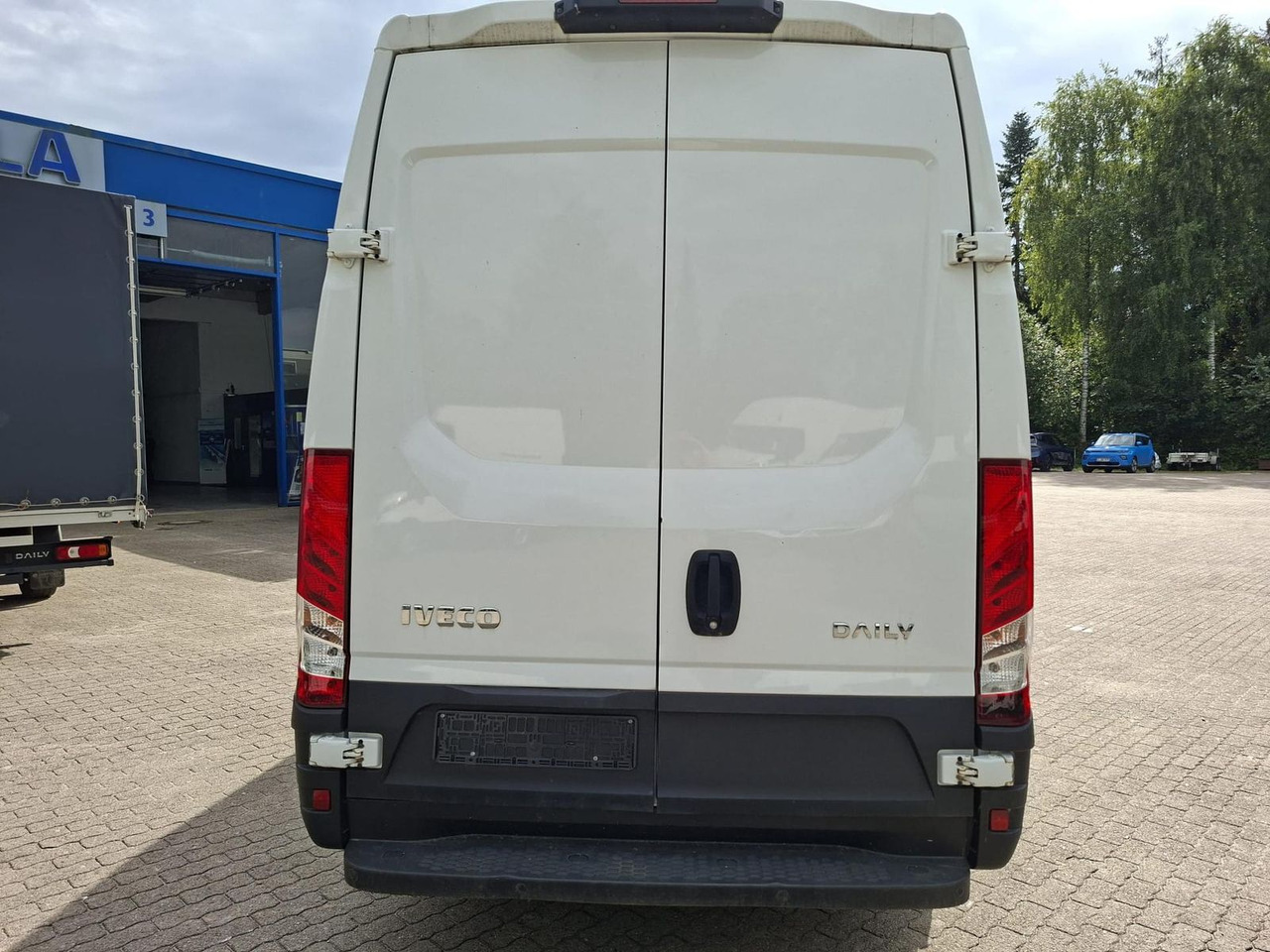 Iveco Daily 35 S16 V 3520L Klima 115 kW (156 PS), S... - Furgon: slika Iveco Daily 35 S16 V 3520L Klima 115 kW (156 PS), S... - Furgon Iveco Daily 35 S16 V 3520L Klima 115 kW (156 PS), S... - Furgon: slika Iveco Daily 35 S16 V 3520L Klima 115 kW (156 PS), S... - Furgon