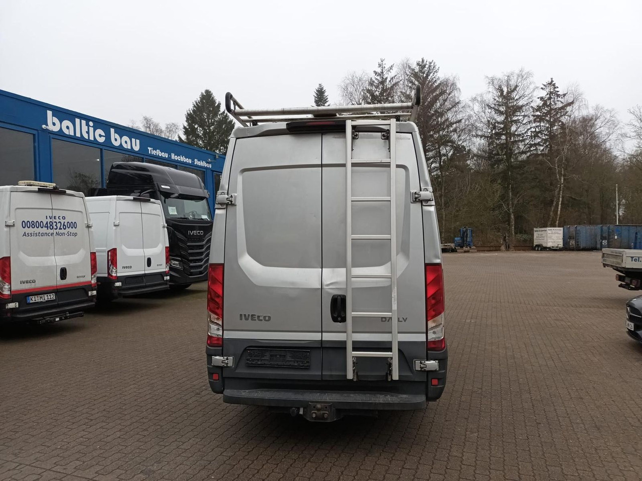 Iveco Daily 35S12V 3520L AHK Dachträger 85 kW (116 ... - Furgon: slika Iveco Daily 35S12V 3520L AHK Dachträger 85 kW (116 ... - Furgon Iveco Daily 35S12V 3520L AHK Dachträger 85 kW (116 ... - Furgon: slika Iveco Daily 35S12V 3520L AHK Dachträger 85 kW (116 ... - Furgon