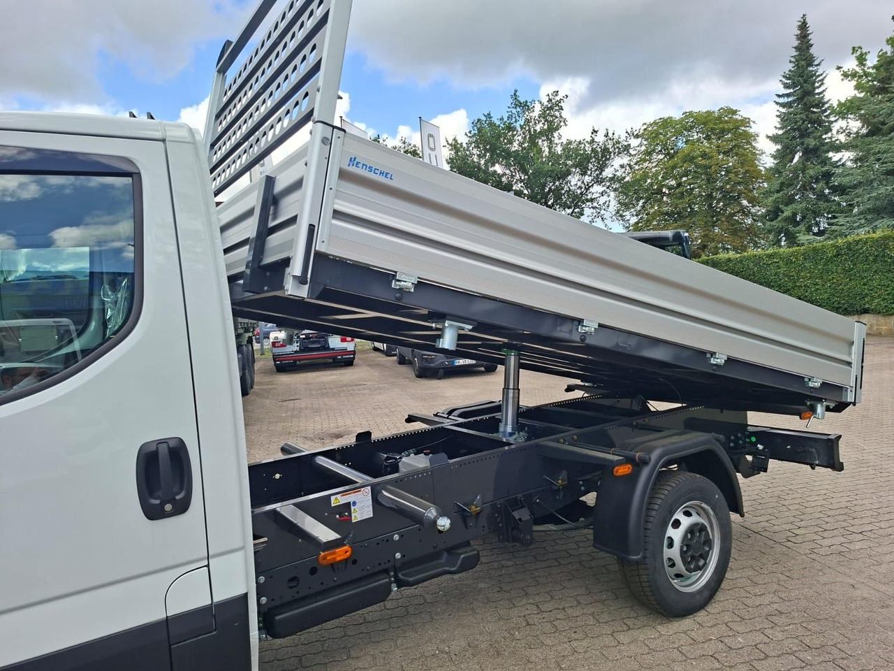 Iveco Daily 35S14A8Y Henschel 3-Seiten Kipper 100 k... - Dostavno vozilo s ravnom platformom: slika Iveco Daily 35S14A8Y Henschel 3-Seiten Kipper 100 k... - Dostavno vozilo s ravnom platformom Iveco Daily 35S14A8Y Henschel 3-Seiten Kipper 100 k... - Dostavno vozilo s ravnom platformom: slika Iveco Daily 35S14A8Y Henschel 3-Seiten Kipper 100 k... - Dostavno vozilo s ravnom platformom
