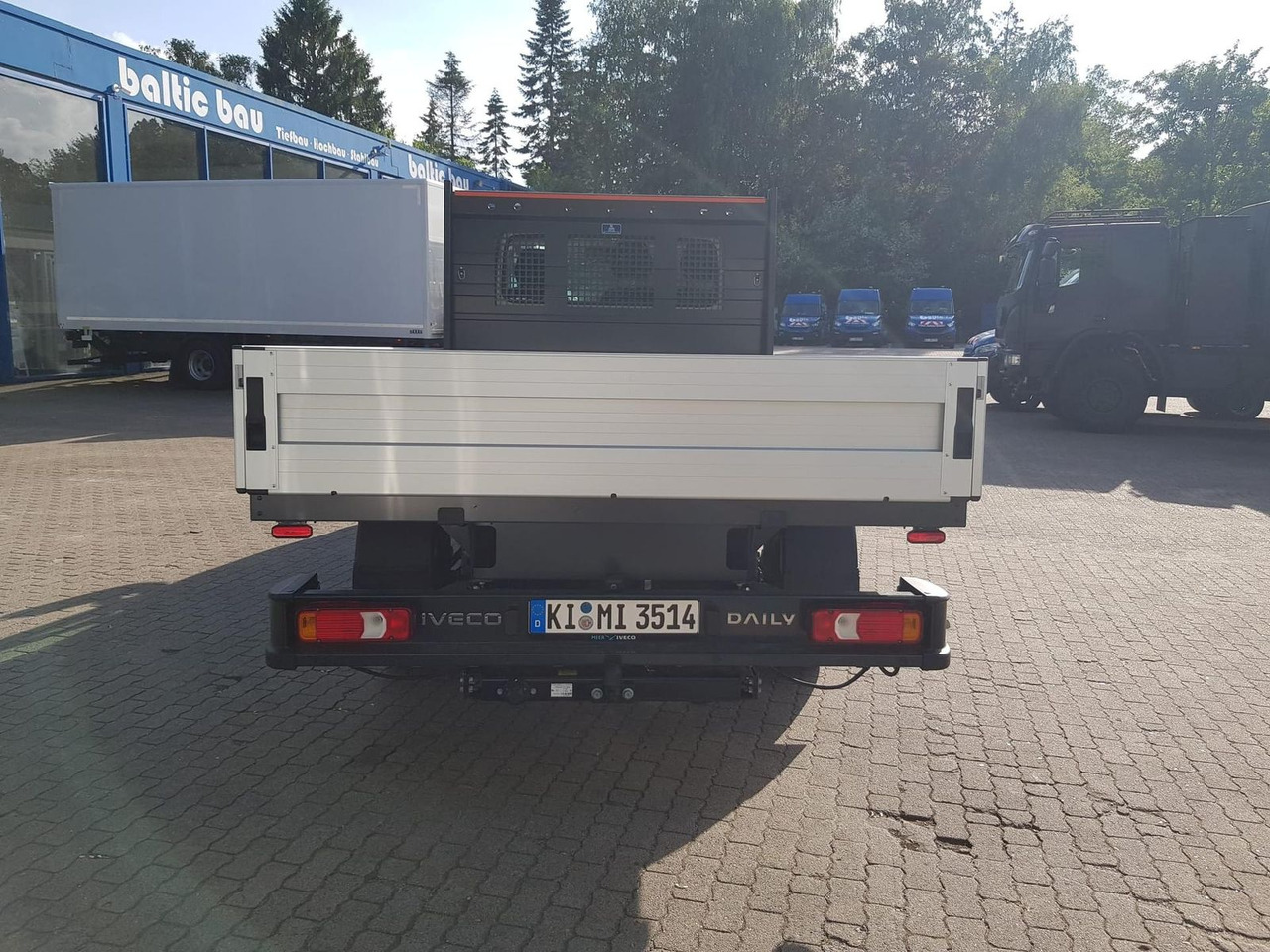 Iveco Daily 35S14HA8 Pritsche AHK 100 kW (136 PS),... - Dostavno vozilo s ravnom platformom: slika Iveco Daily 35S14HA8 Pritsche AHK 100 kW (136 PS),... - Dostavno vozilo s ravnom platformom Iveco Daily 35S14HA8 Pritsche AHK 100 kW (136 PS),... - Dostavno vozilo s ravnom platformom: slika Iveco Daily 35S14HA8 Pritsche AHK 100 kW (136 PS),... - Dostavno vozilo s ravnom platformom