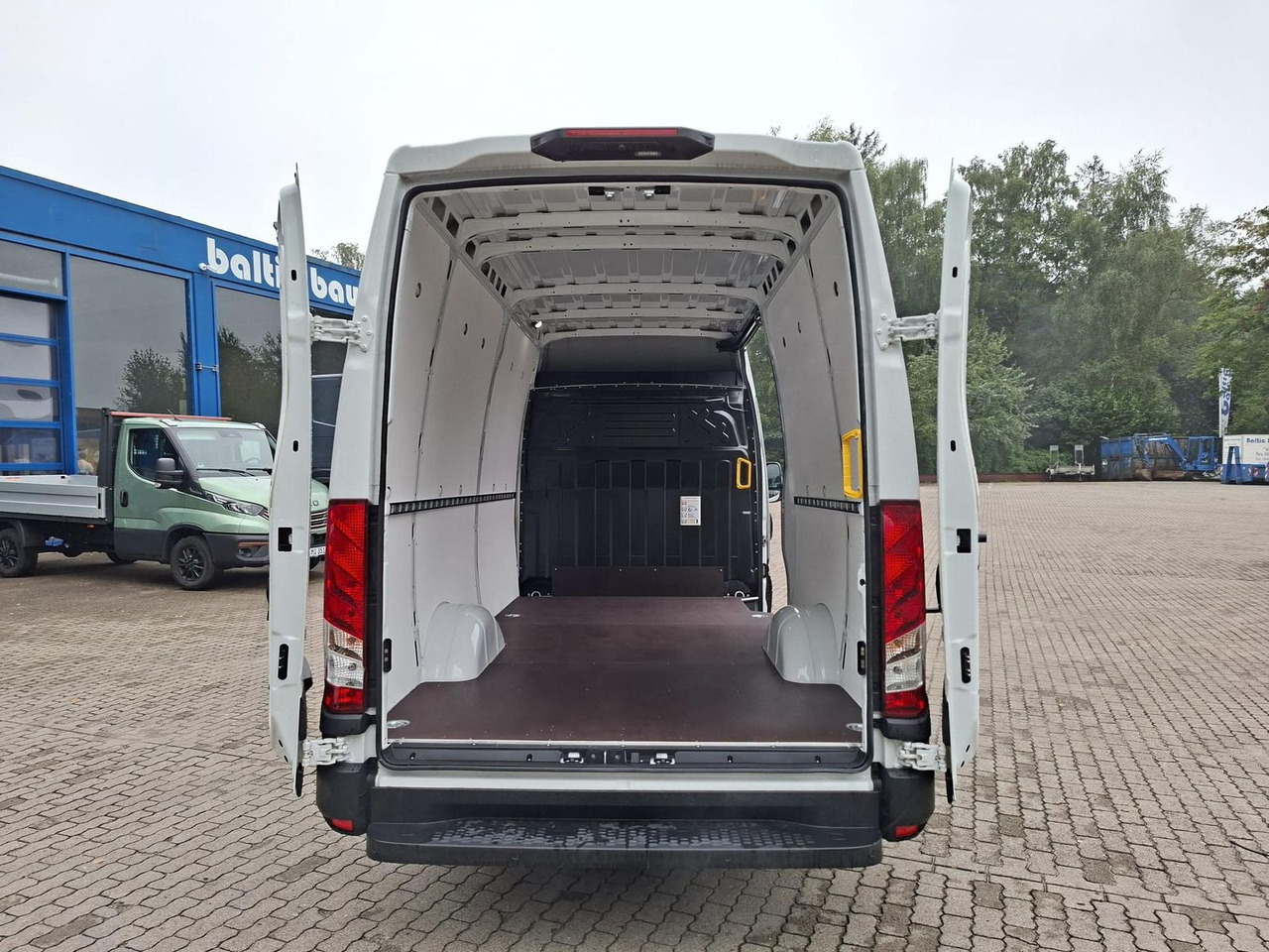 Iveco Daily 35S16A8V 115KW Klima - Radio Rückfahrka... - Furgon: slika Iveco Daily 35S16A8V 115KW Klima - Radio Rückfahrka... - Furgon Iveco Daily 35S16A8V 115KW Klima - Radio Rückfahrka... - Furgon: slika Iveco Daily 35S16A8V 115KW Klima - Radio Rückfahrka... - Furgon