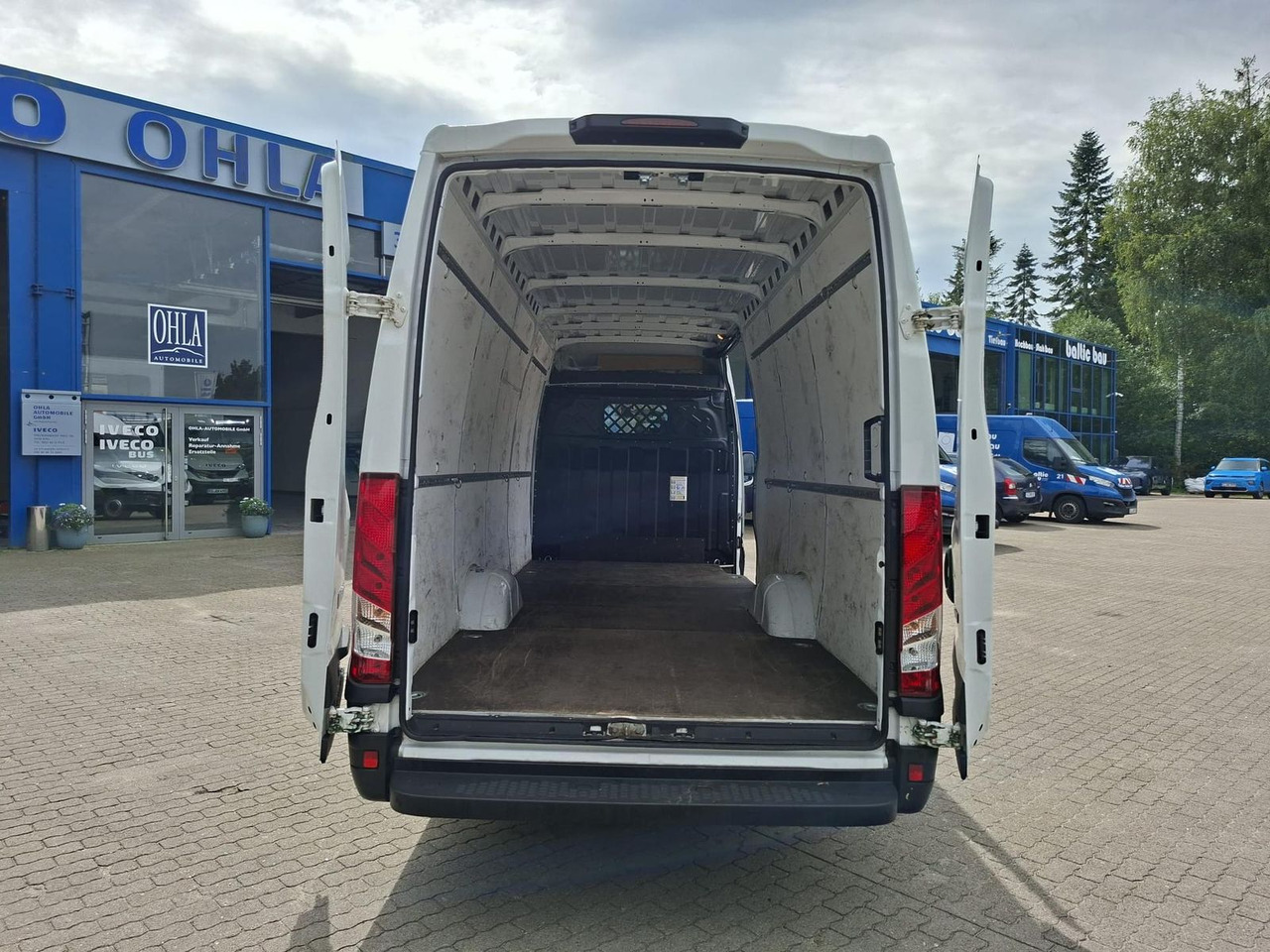 Iveco Daily 35S16A8V KLIMA*RADIO* - Furgon: slika Iveco Daily 35S16A8V KLIMA*RADIO* - Furgon Iveco Daily 35S16A8V KLIMA*RADIO* - Furgon: slika Iveco Daily 35S16A8V KLIMA*RADIO* - Furgon
