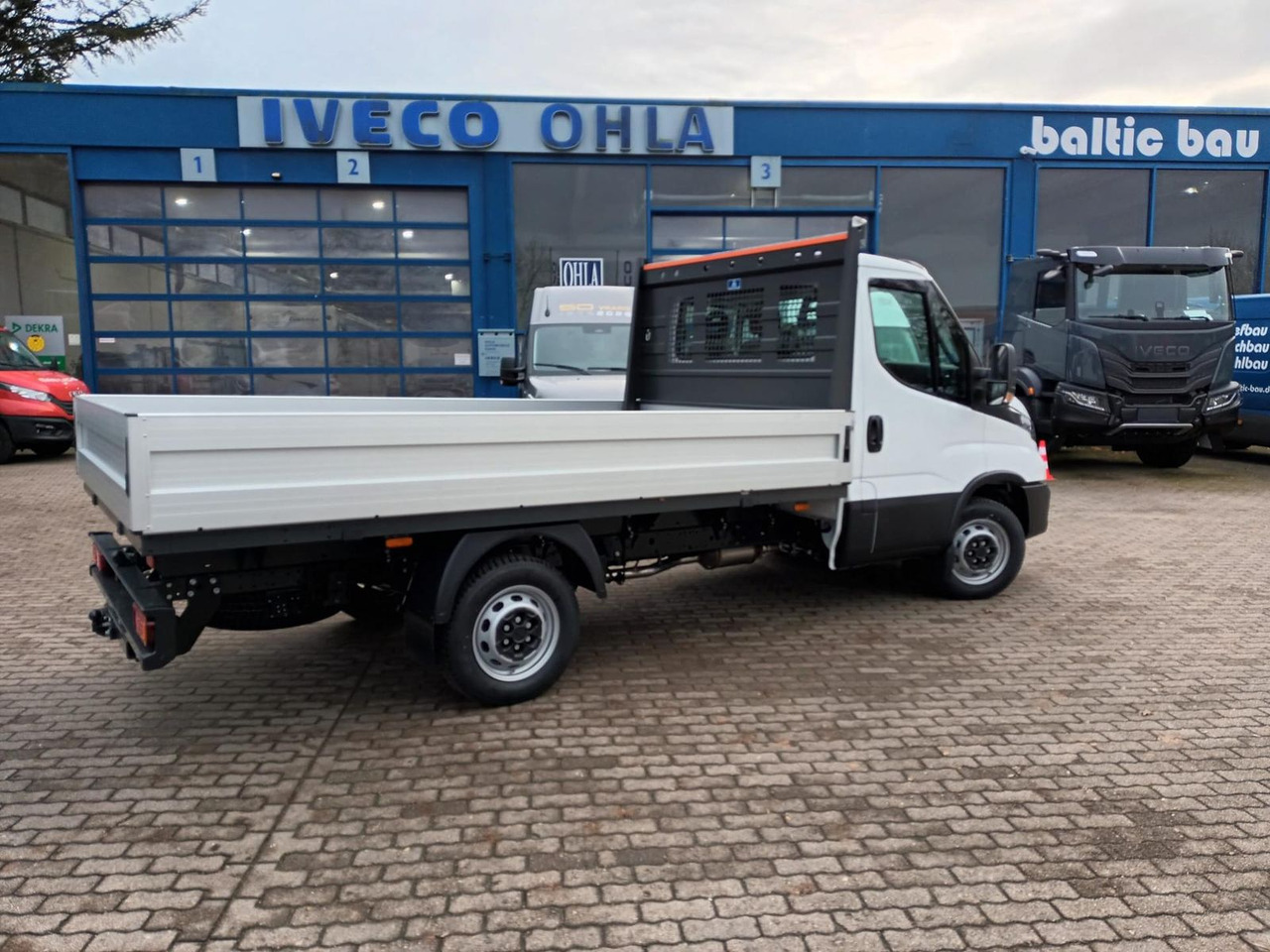 Iveco Daily 35S16H3.0Y *3,5m Pritsche *KLIMA*AHK*RA... - Dostavno vozilo s ravnom platformom: slika Iveco Daily 35S16H3.0Y *3,5m Pritsche *KLIMA*AHK*RA... - Dostavno vozilo s ravnom platformom Iveco Daily 35S16H3.0Y *3,5m Pritsche *KLIMA*AHK*RA... - Dostavno vozilo s ravnom platformom: slika Iveco Daily 35S16H3.0Y *3,5m Pritsche *KLIMA*AHK*RA... - Dostavno vozilo s ravnom platformom