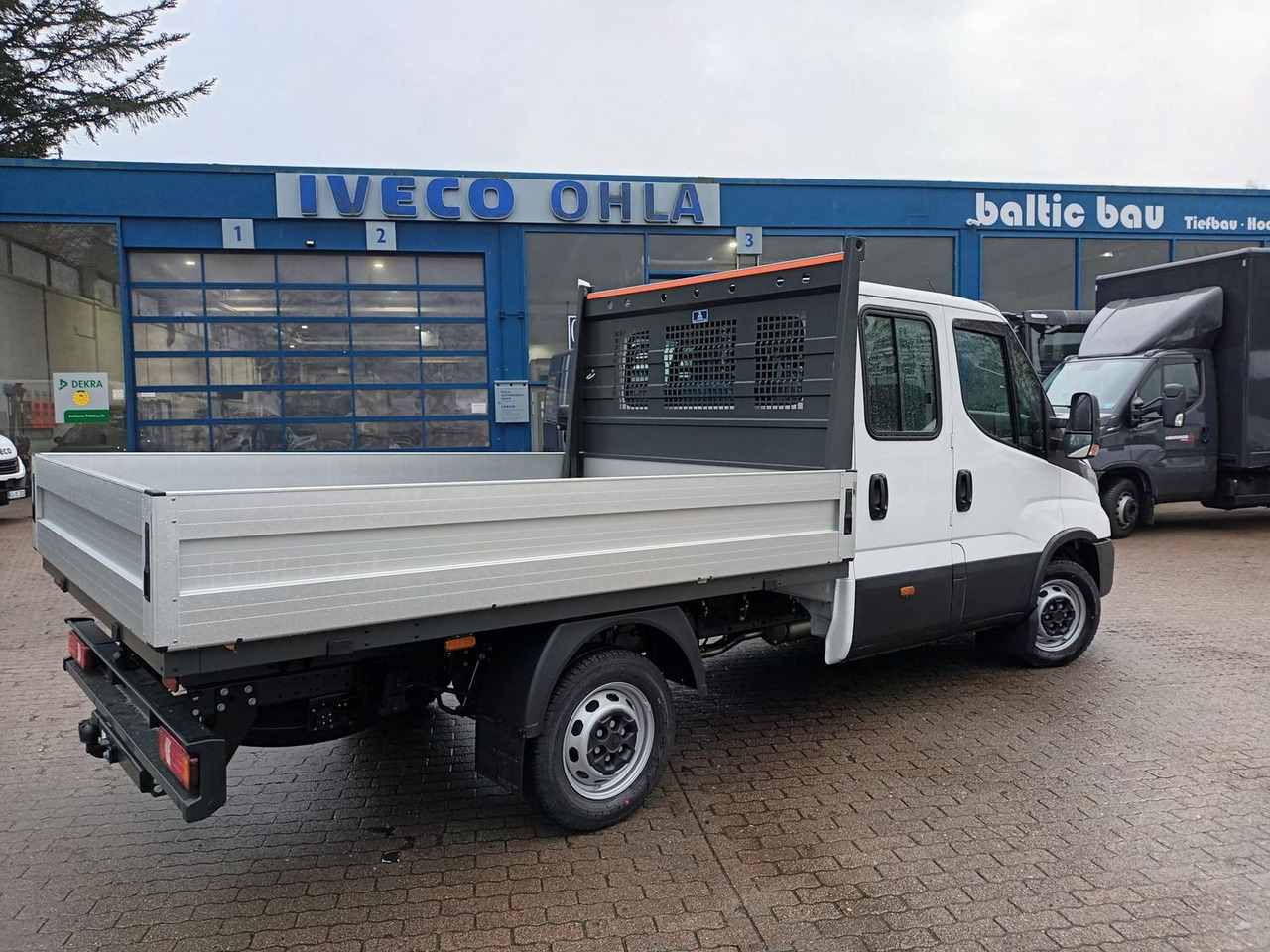 Iveco Daily 35S16H3.0Y Doka *Pritsche*KLIMA*AHK* 11... - Dostavno vozilo s ravnom platformom, Dostavno vozilo s dvostrukom kabinom: slika Iveco Daily 35S16H3.0Y Doka *Pritsche*KLIMA*AHK* 11... - Dostavno vozilo s ravnom platformom, Dostavno vozilo s dvostrukom kabinom Iveco Daily 35S16H3.0Y Doka *Pritsche*KLIMA*AHK* 11... - Dostavno vozilo s ravnom platformom, Dostavno vozilo s dvostrukom kabinom: slika Iveco Daily 35S16H3.0Y Doka *Pritsche*KLIMA*AHK* 11... - Dostavno vozilo s ravnom platformom, Dostavno vozilo s dvostrukom kabinom