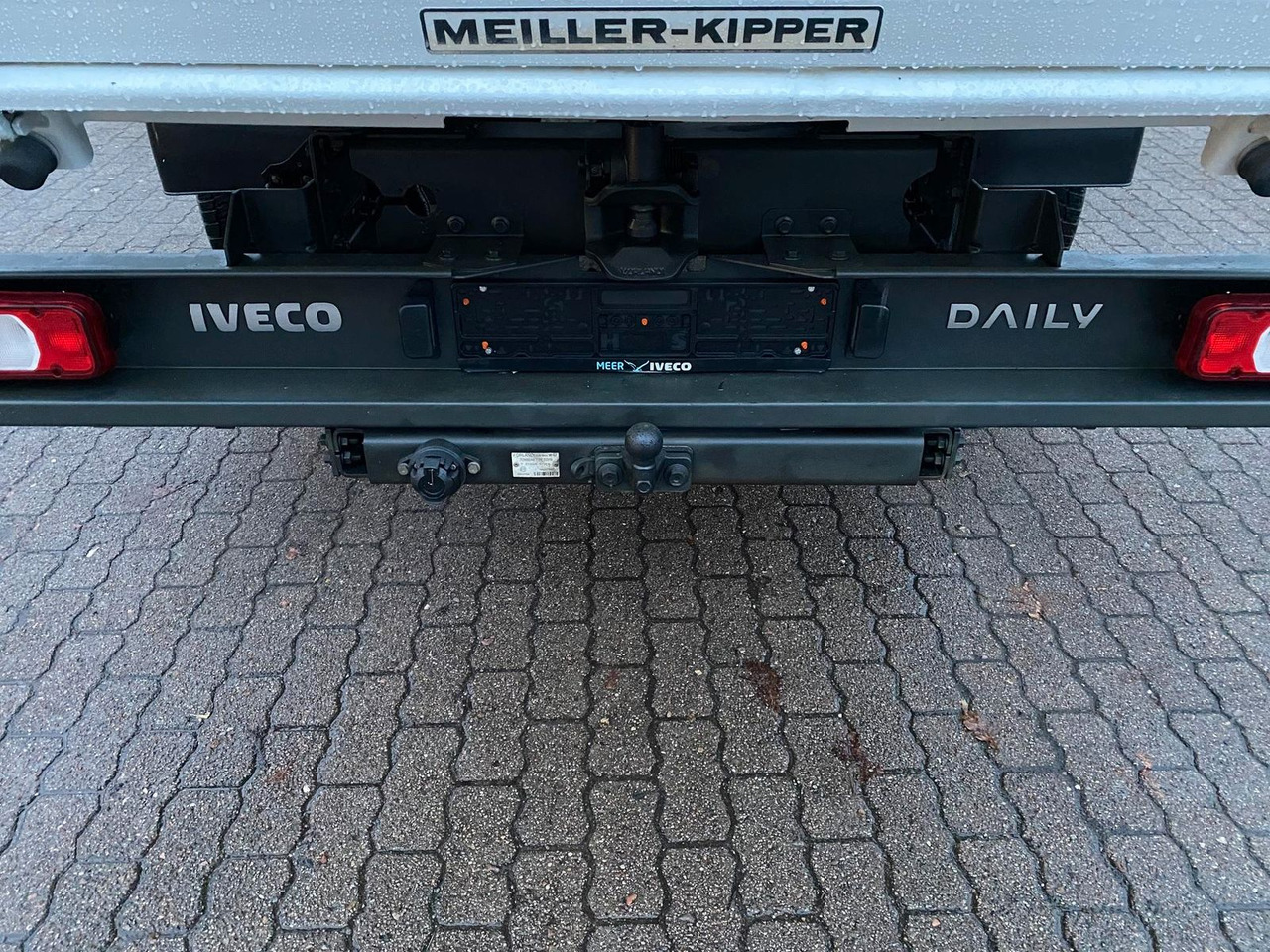 Iveco Daily 70C18H Meiler Dreiseitenkipper*AHK*RADI... - Mali kamion kiper: slika Iveco Daily 70C18H Meiler Dreiseitenkipper*AHK*RADI... - Mali kamion kiper Iveco Daily 70C18H Meiler Dreiseitenkipper*AHK*RADI... - Mali kamion kiper: slika Iveco Daily 70C18H Meiler Dreiseitenkipper*AHK*RADI... - Mali kamion kiper